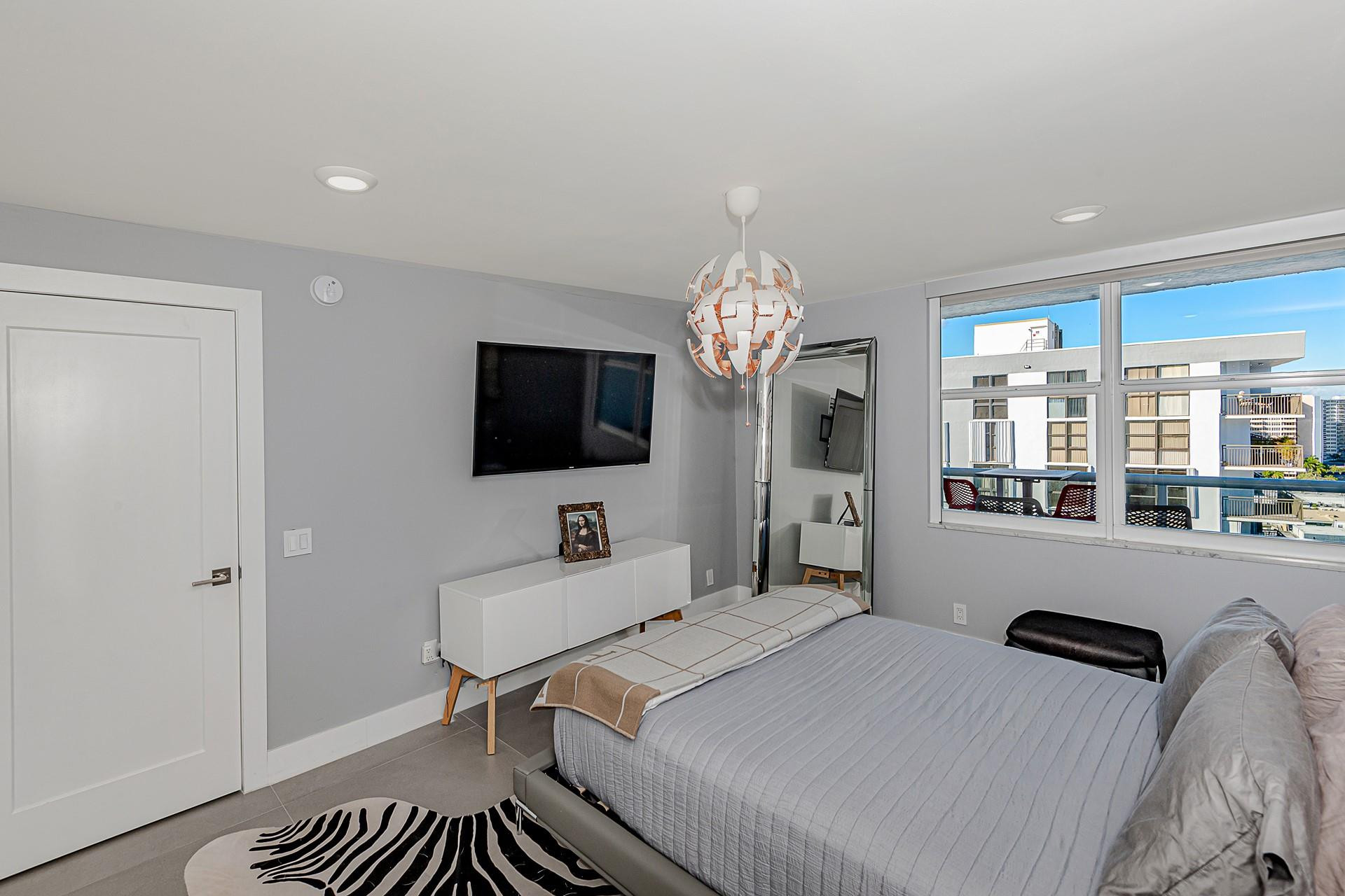 3015 N Ocean Blvd 17D