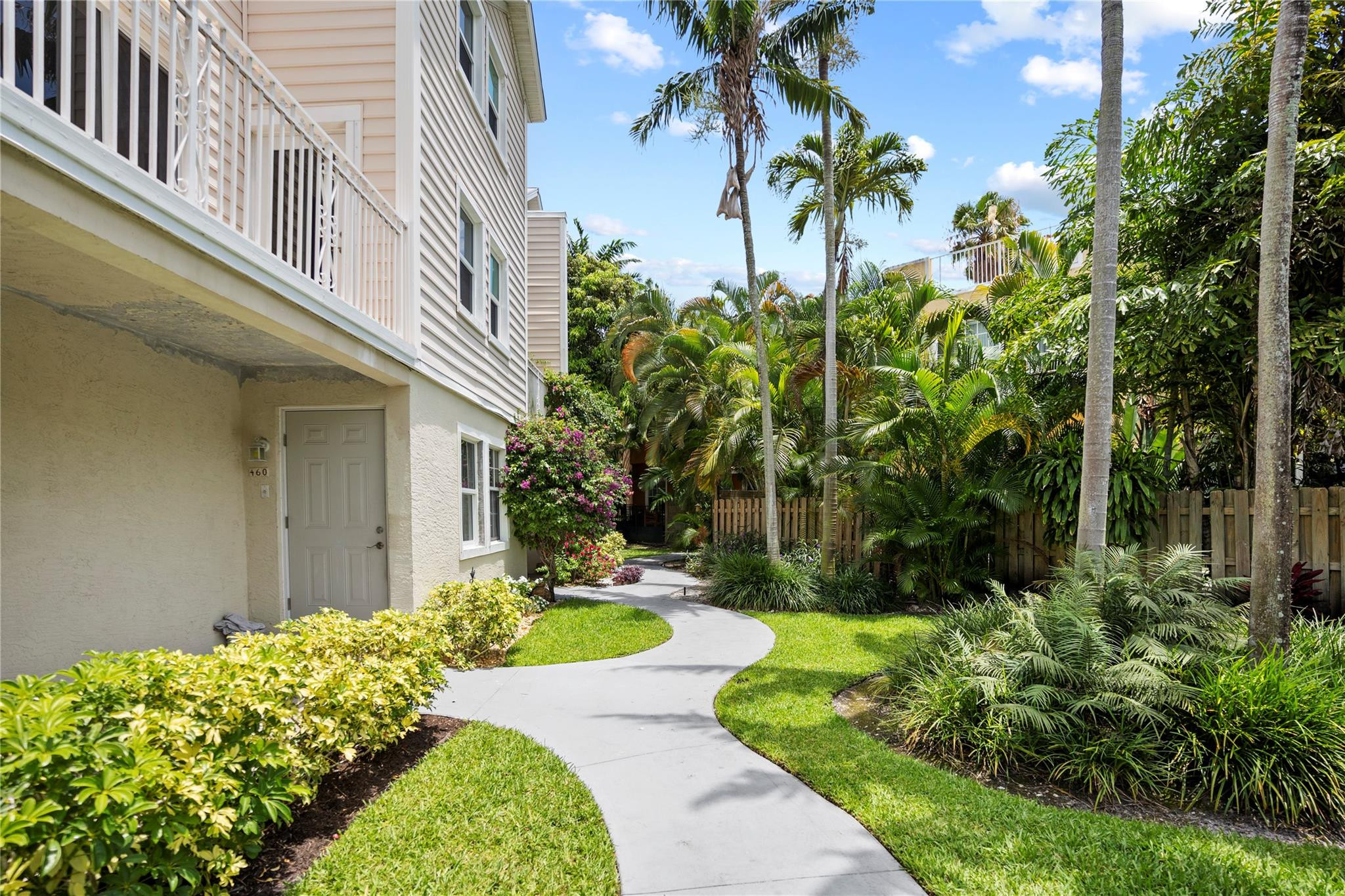 460 SW 5th Ave 4