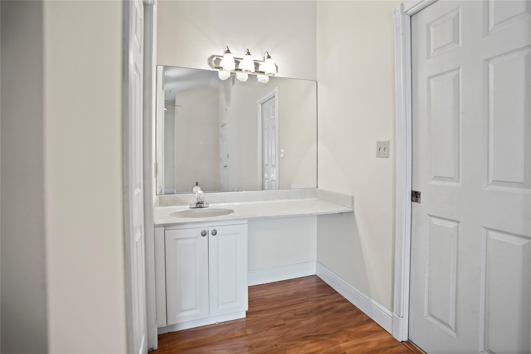 460 SW 5th Ave 4