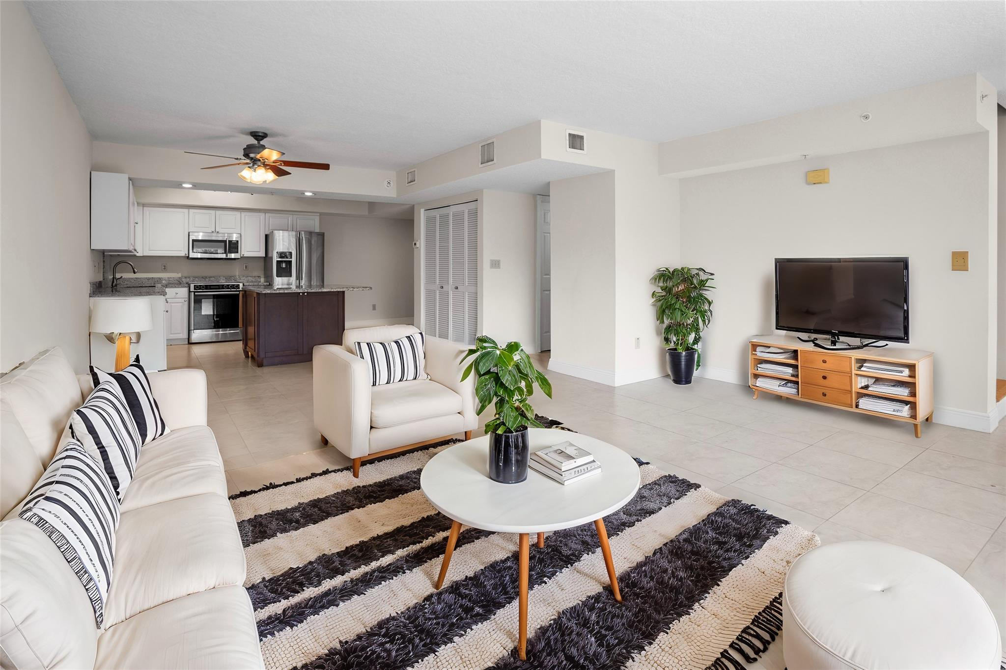 460 SW 5th Ave 4