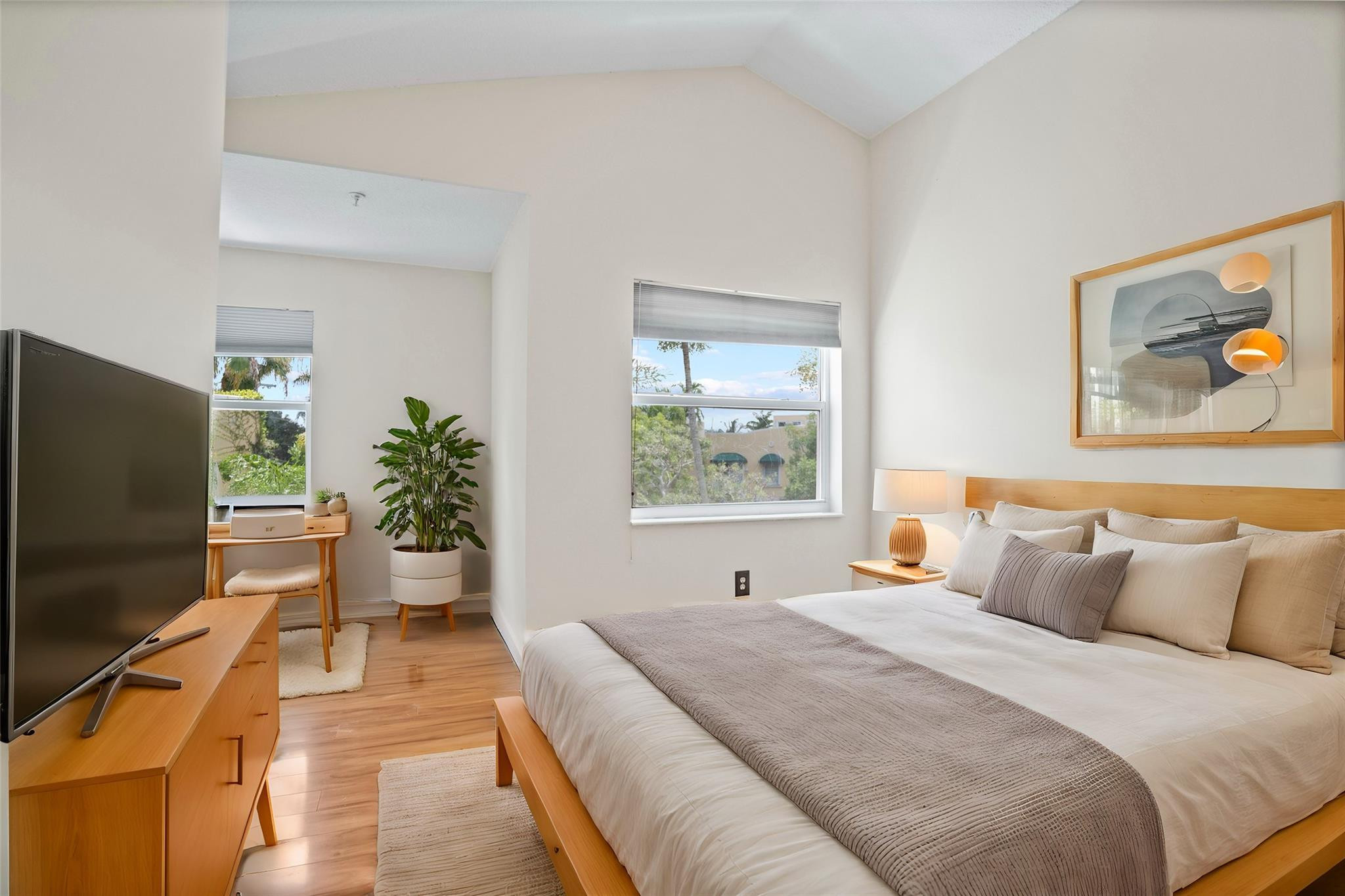 460 SW 5th Ave 4