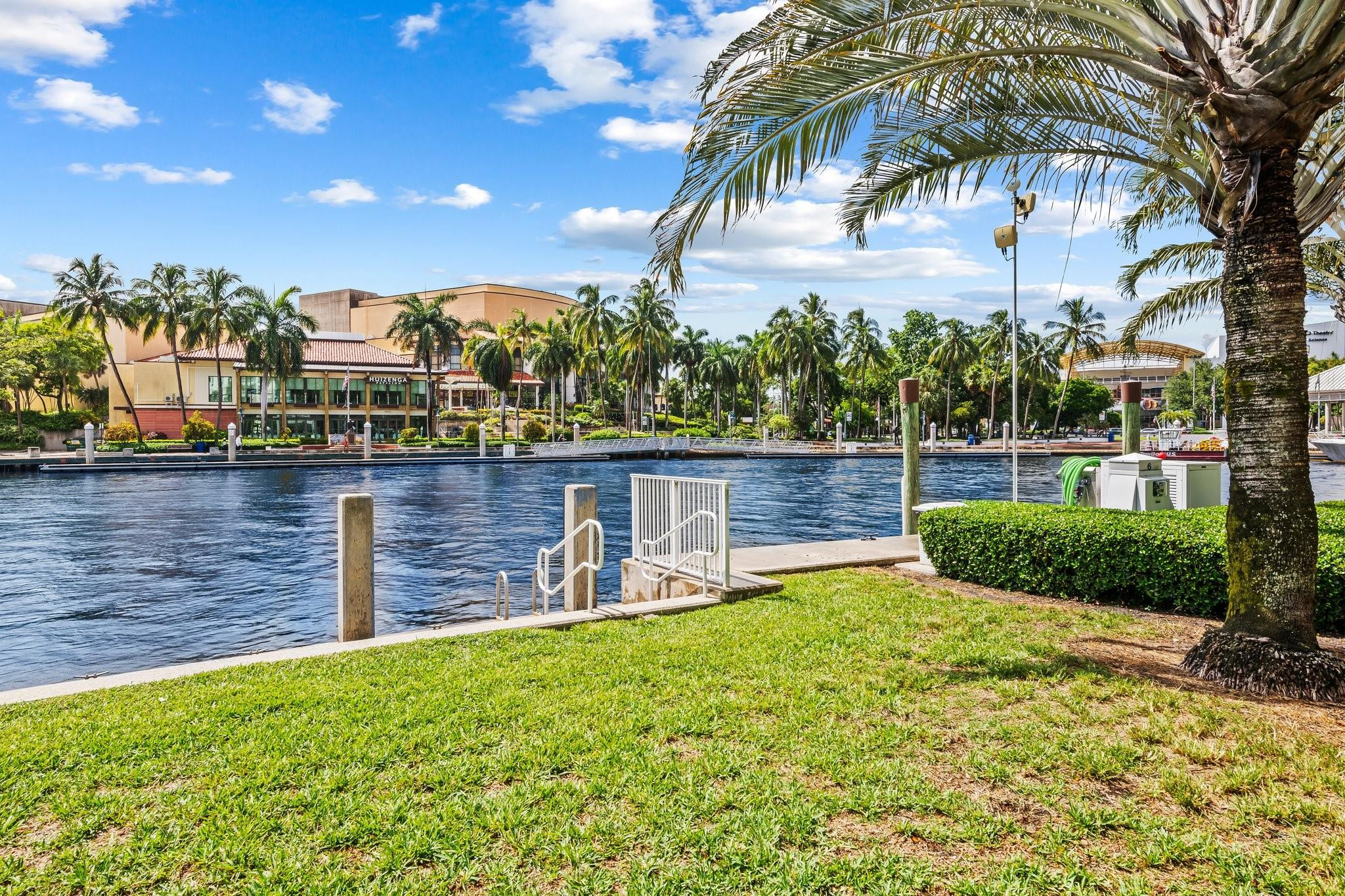 460 SW 5th Ave 4