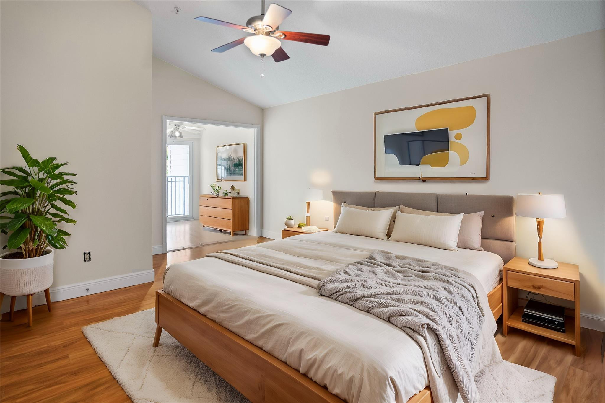 460 SW 5th Ave 4