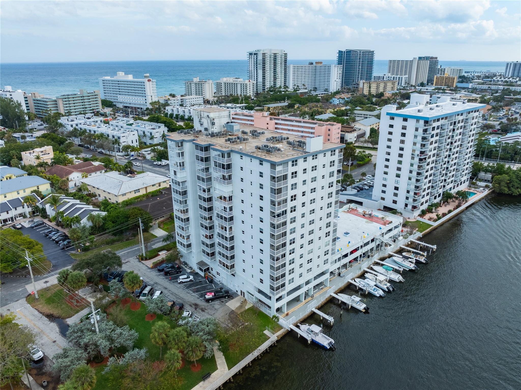 1505 N Riverside Dr 608