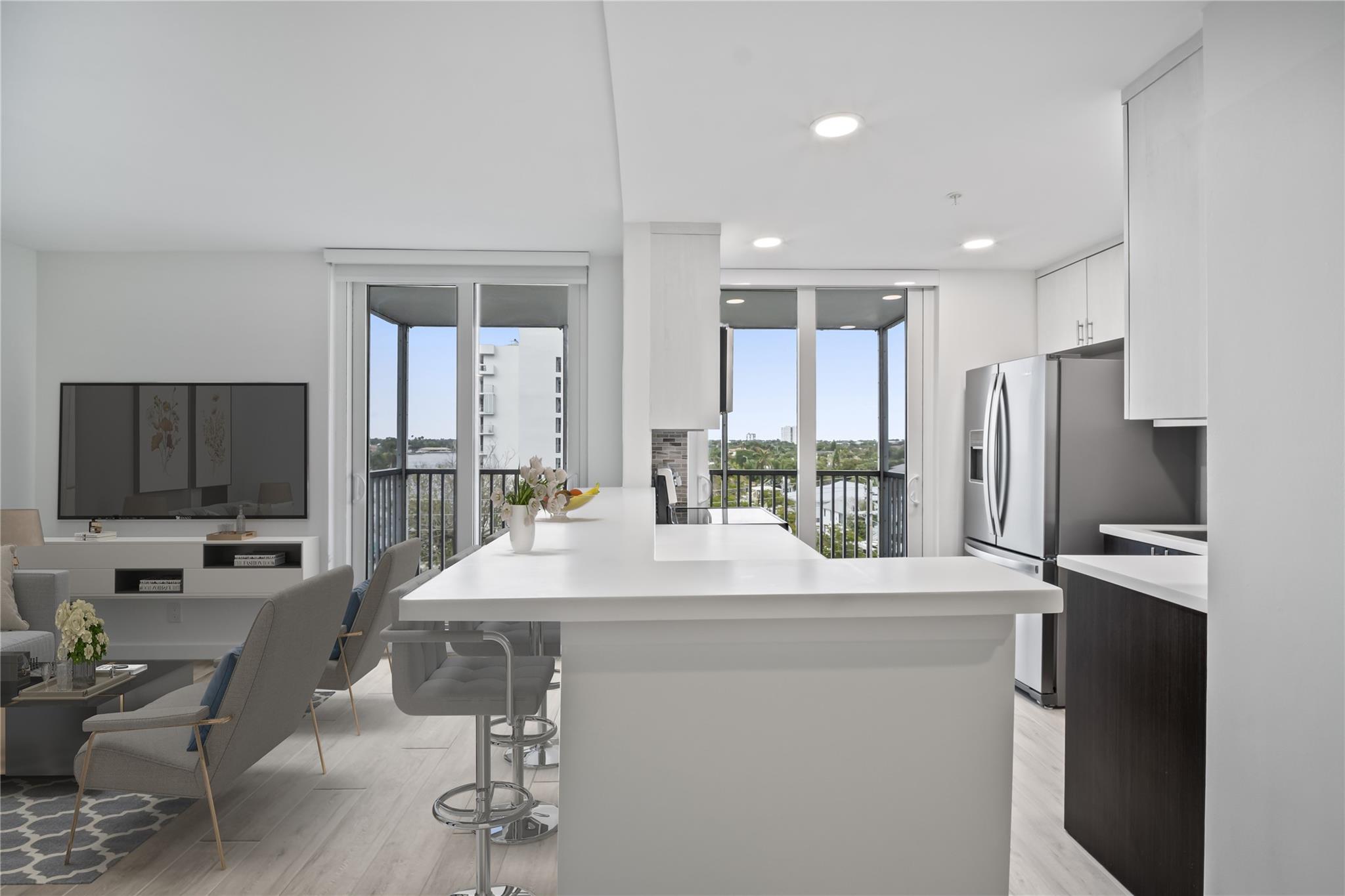 1505 N Riverside Dr 608