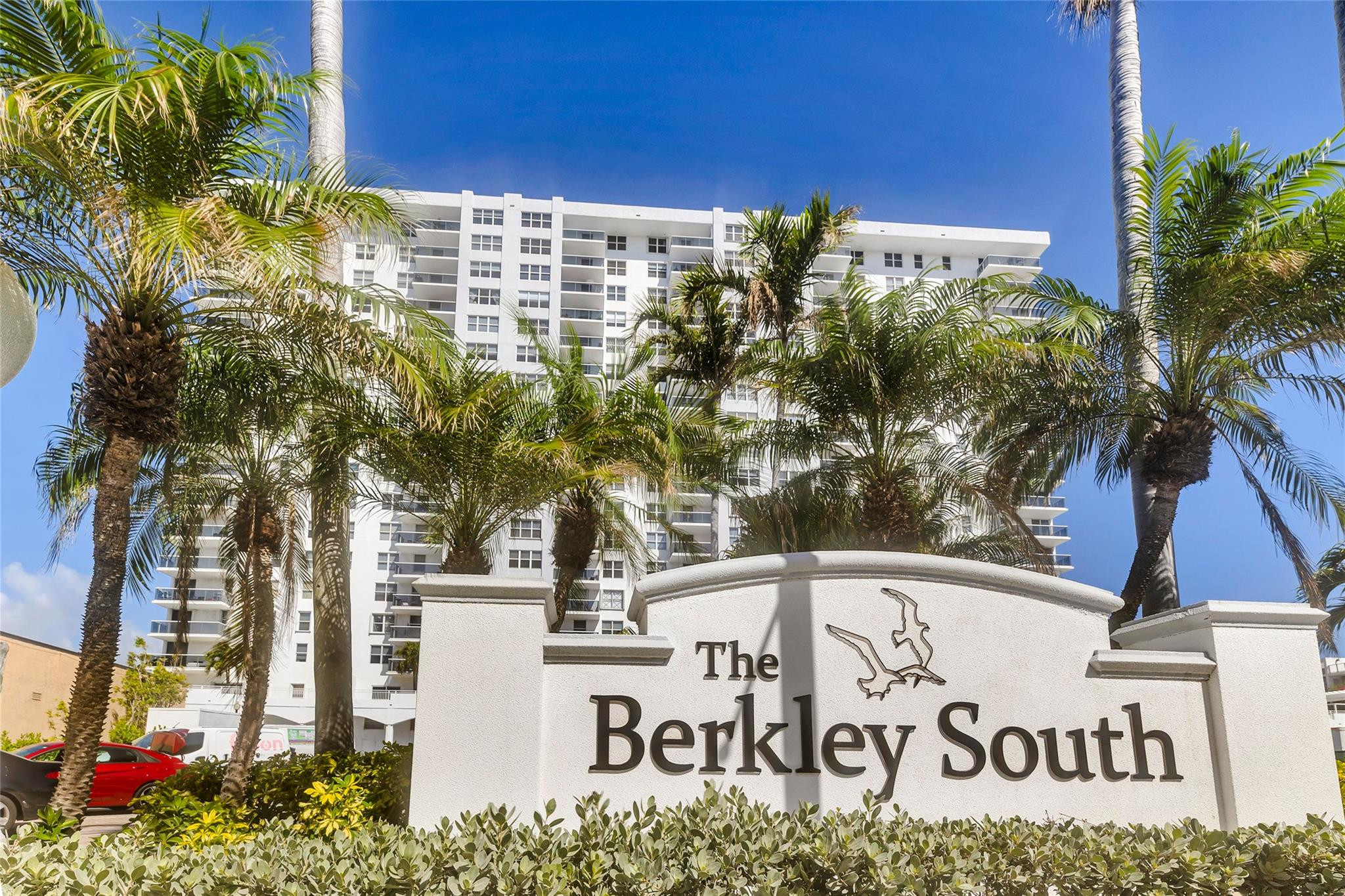 3015 N Ocean Boulevard 9C