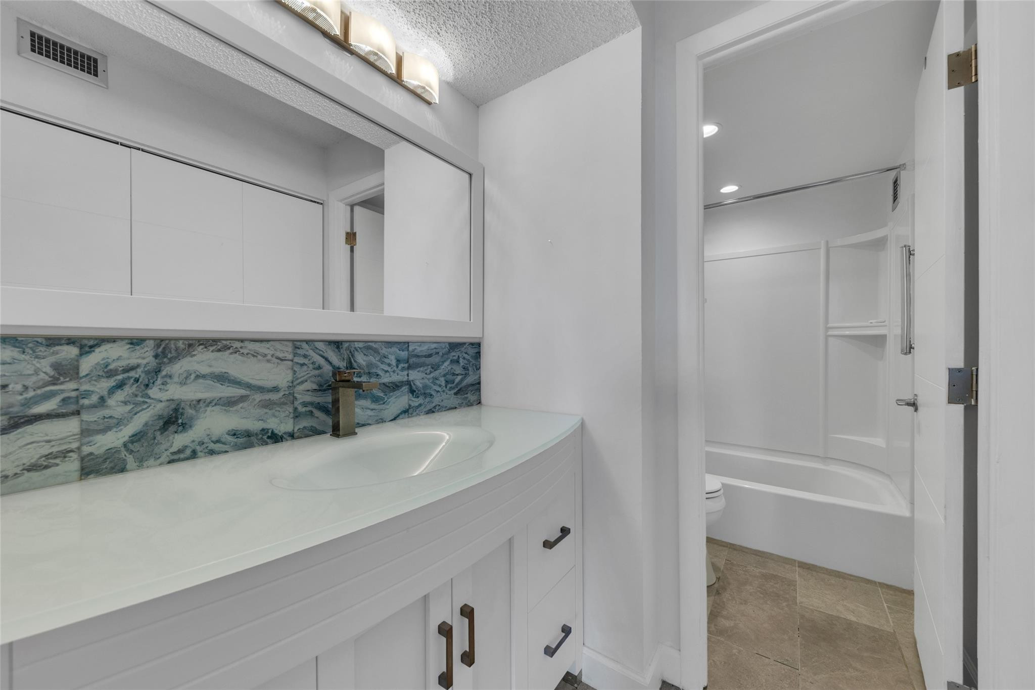 3015 N Ocean Boulevard 9C