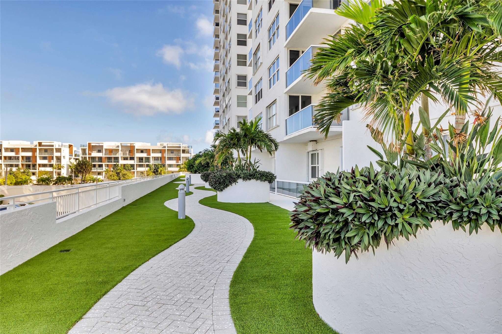 3015 N Ocean Boulevard 9C
