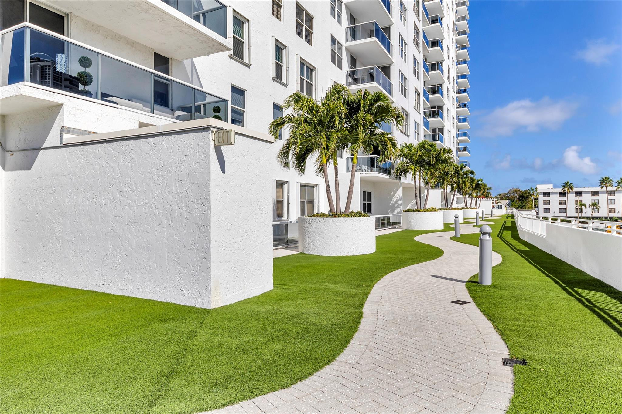 3015 N Ocean Boulevard 9C