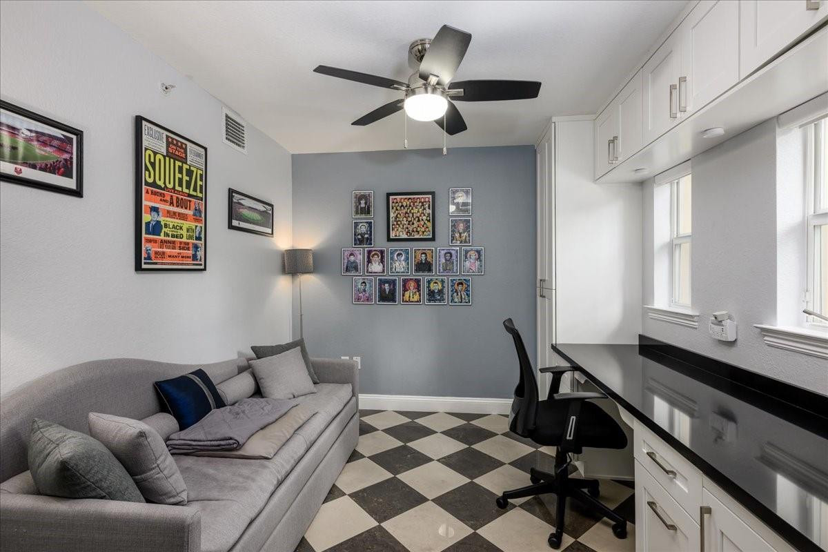 542 NE 7th Ave #2