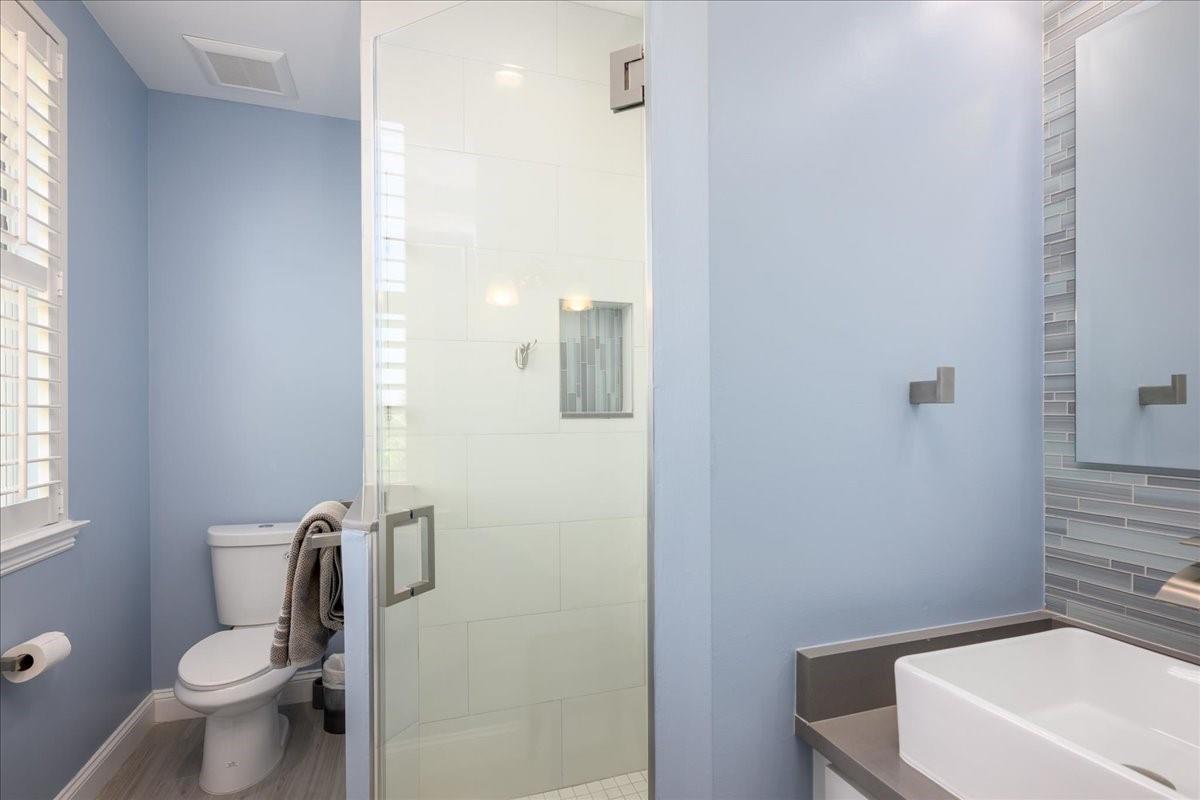 542 NE 7th Ave #2