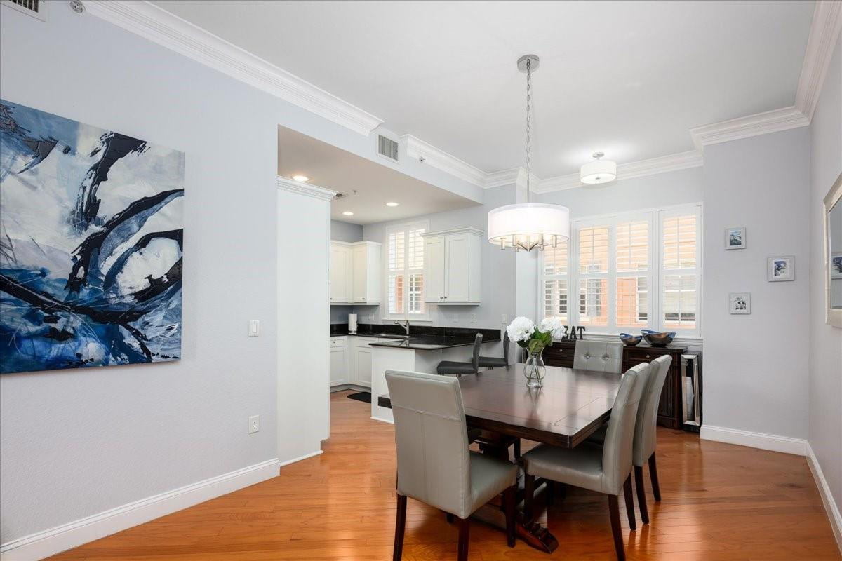 542 NE 7th Ave #2