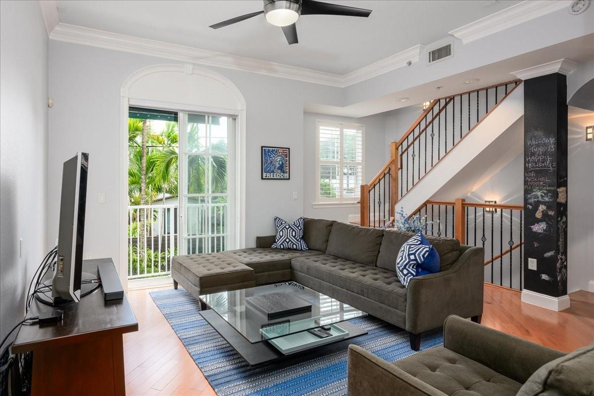 542 NE 7th Ave #2