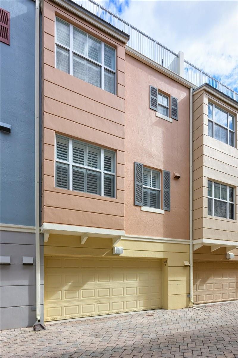 542 NE 7th Ave #2