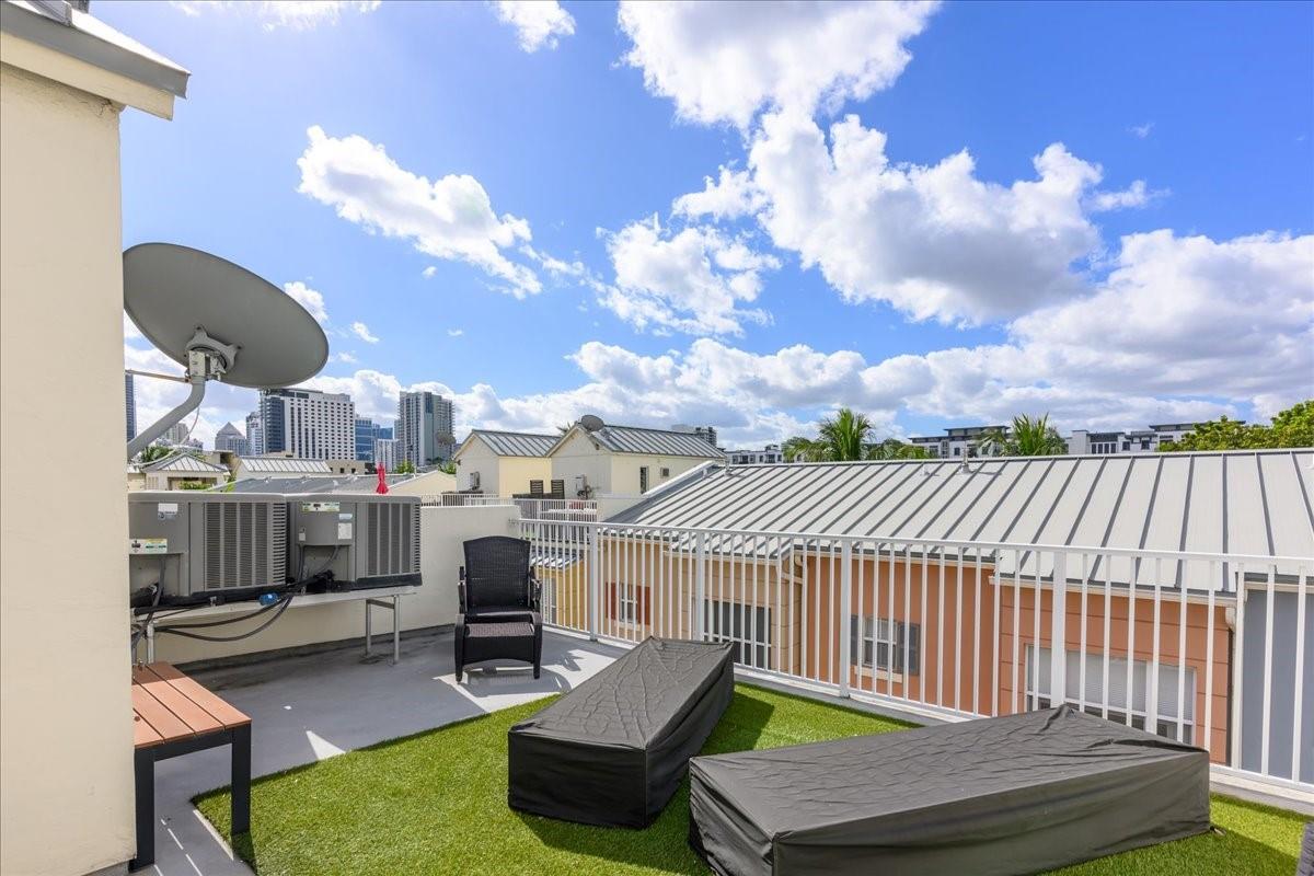 542 NE 7th Ave #2