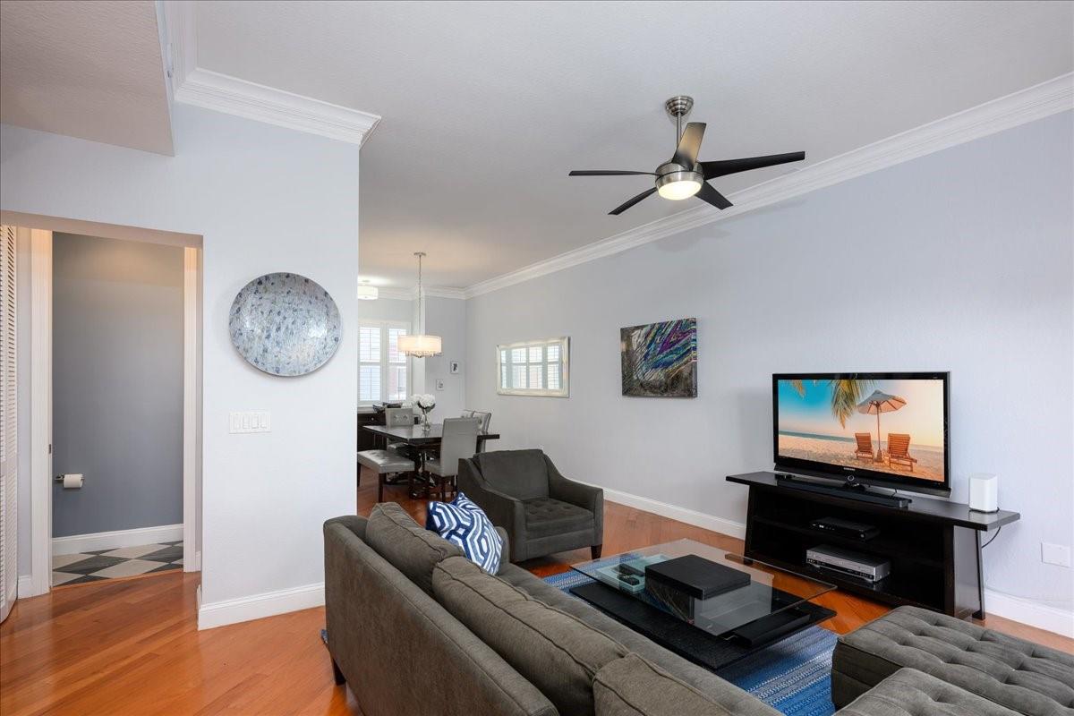 542 NE 7th Ave #2