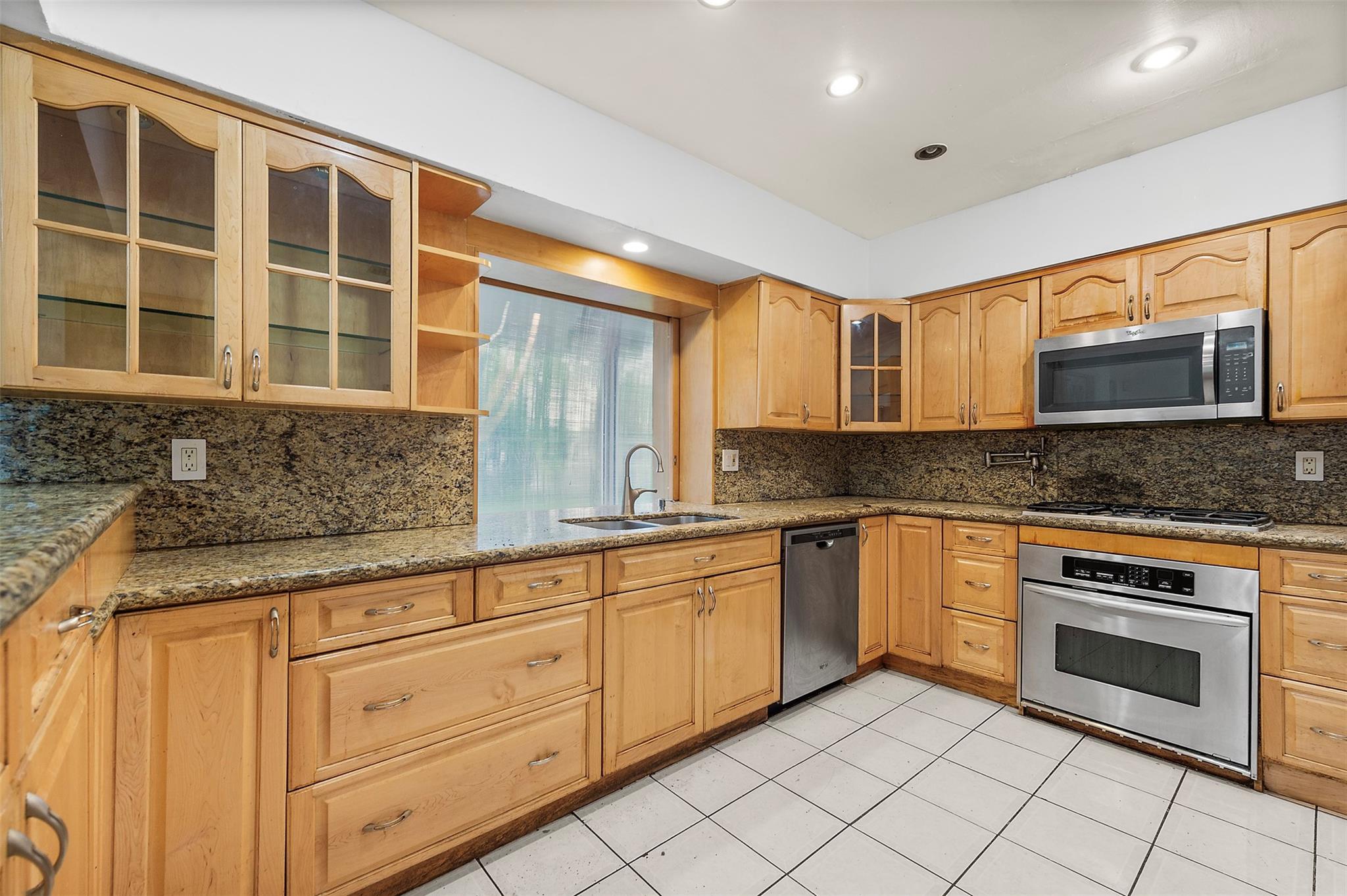117 SW 4th Ave