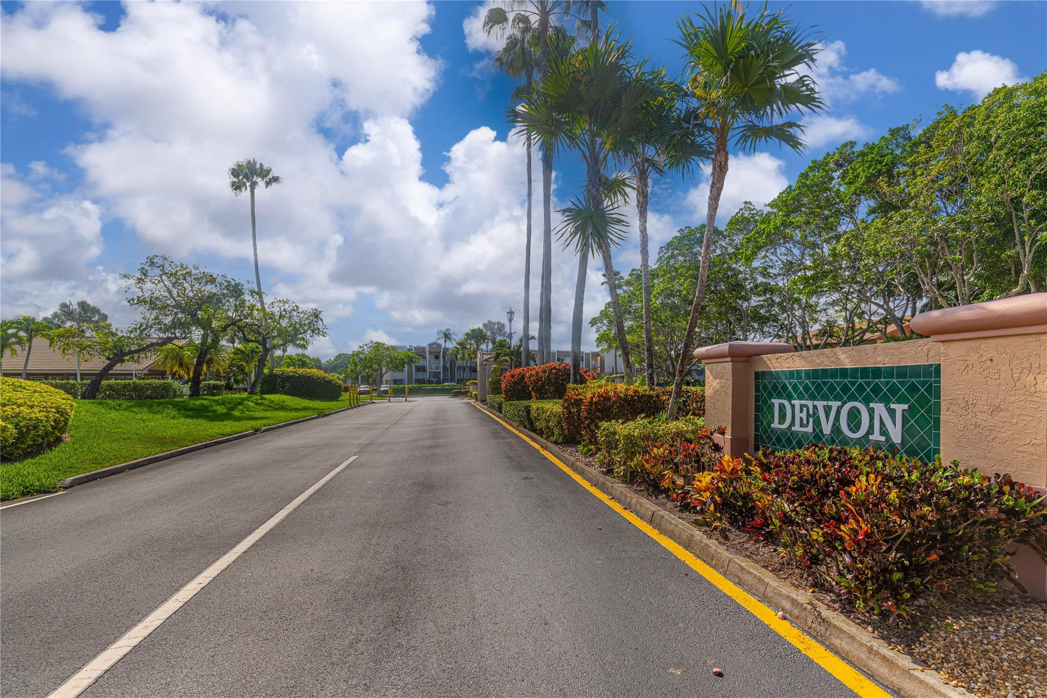 7395 N Devon Dr 206