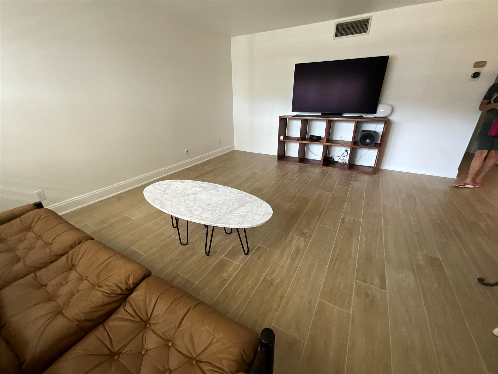 2424 NE 9th Street 208