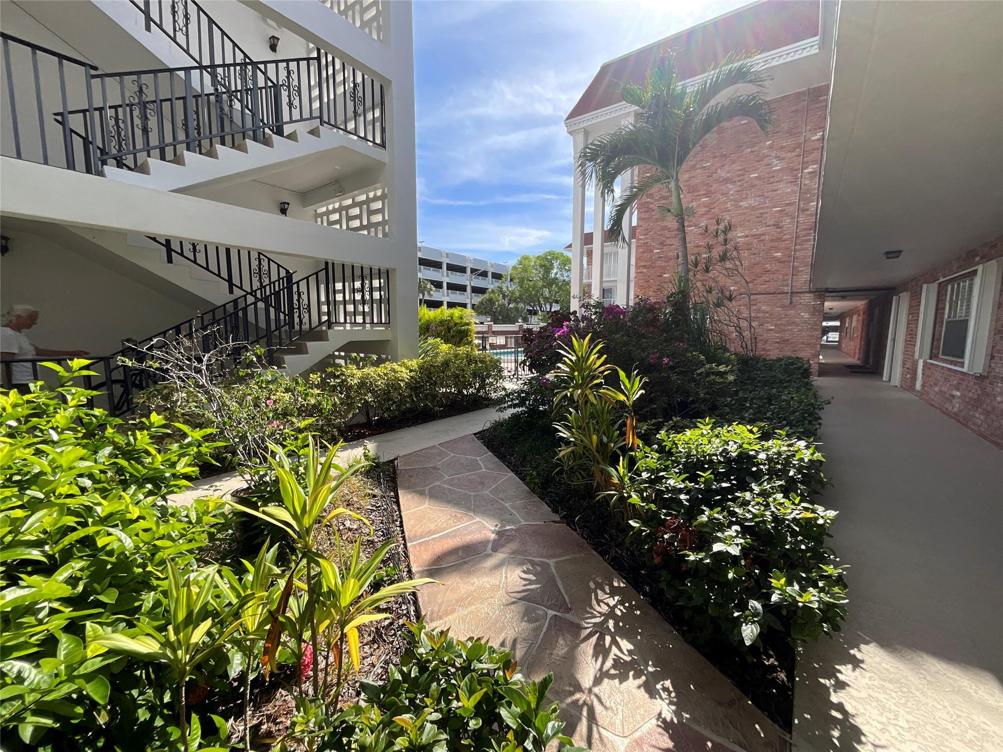 2424 NE 9th Street 208