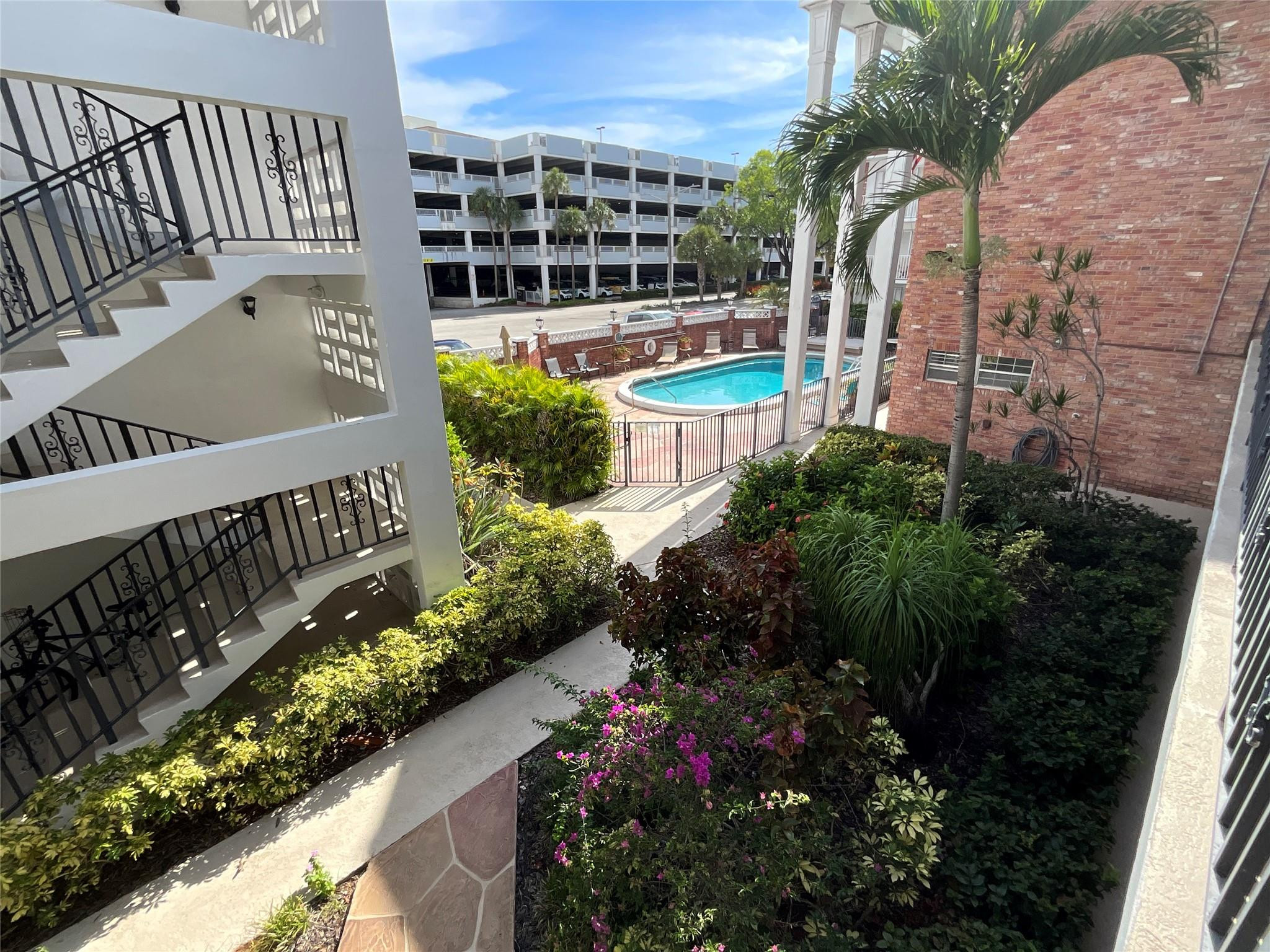 2424 NE 9th Street 208