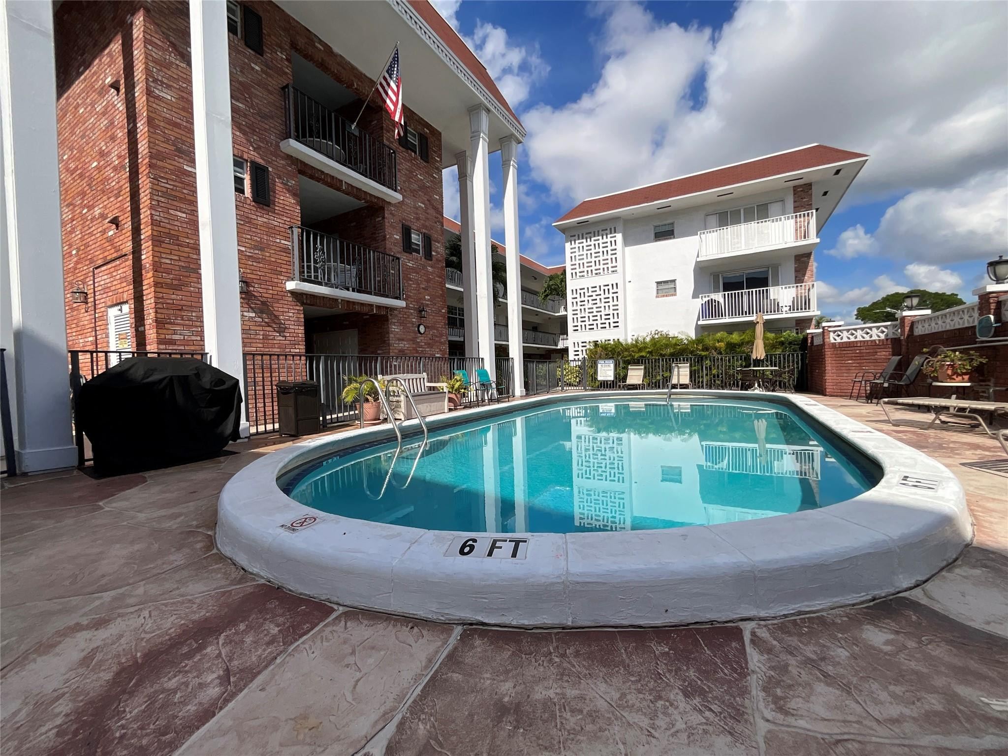 2424 NE 9th Street 208