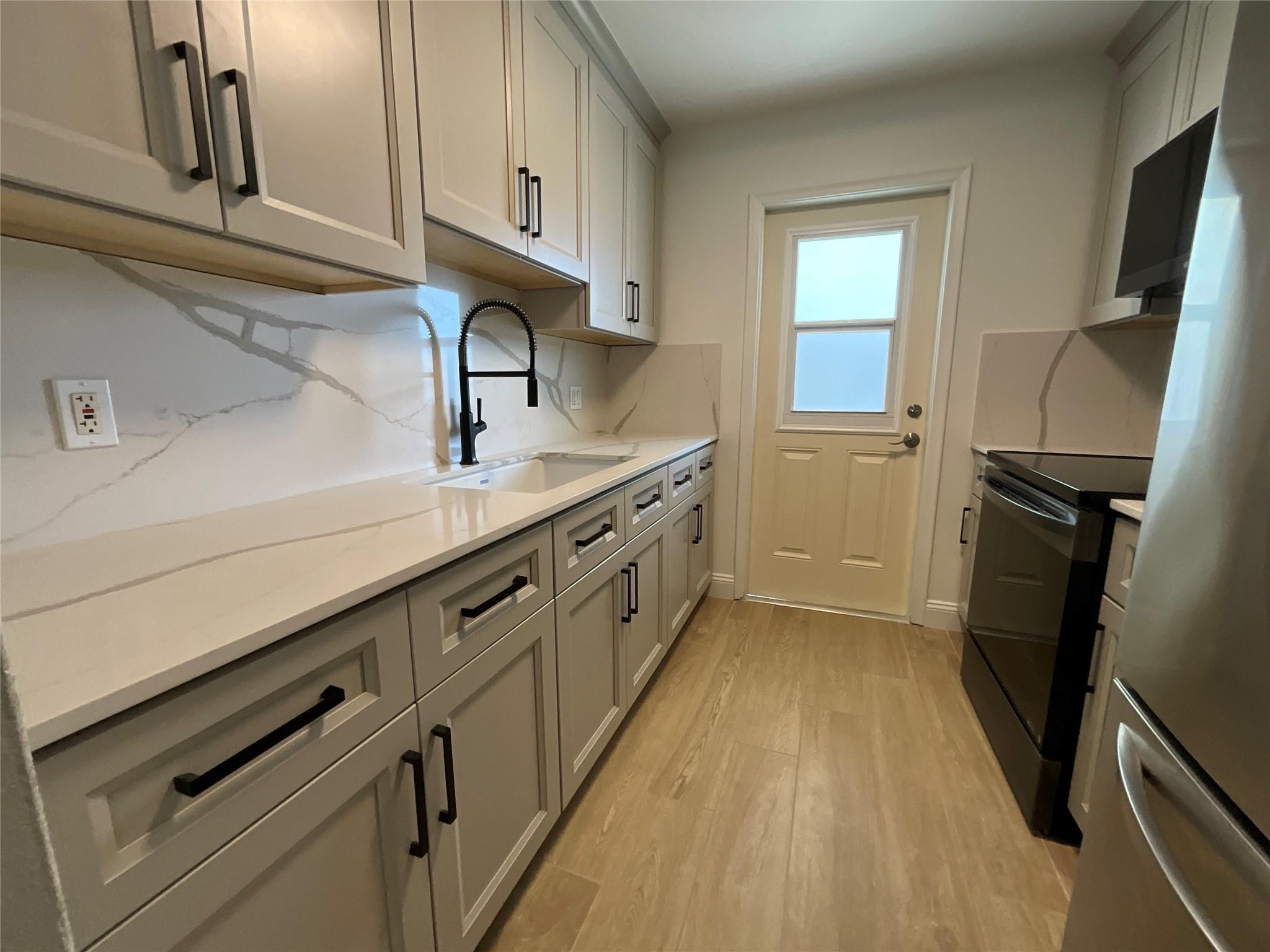 2424 NE 9th Street 208