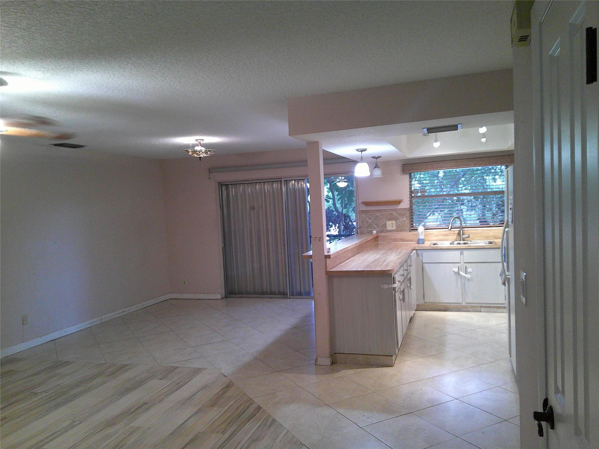 4291 Coral Springs Dr