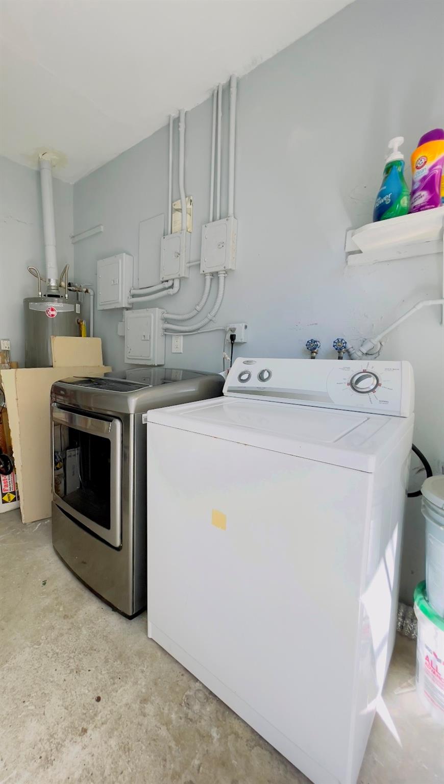 649 NE 16th TER