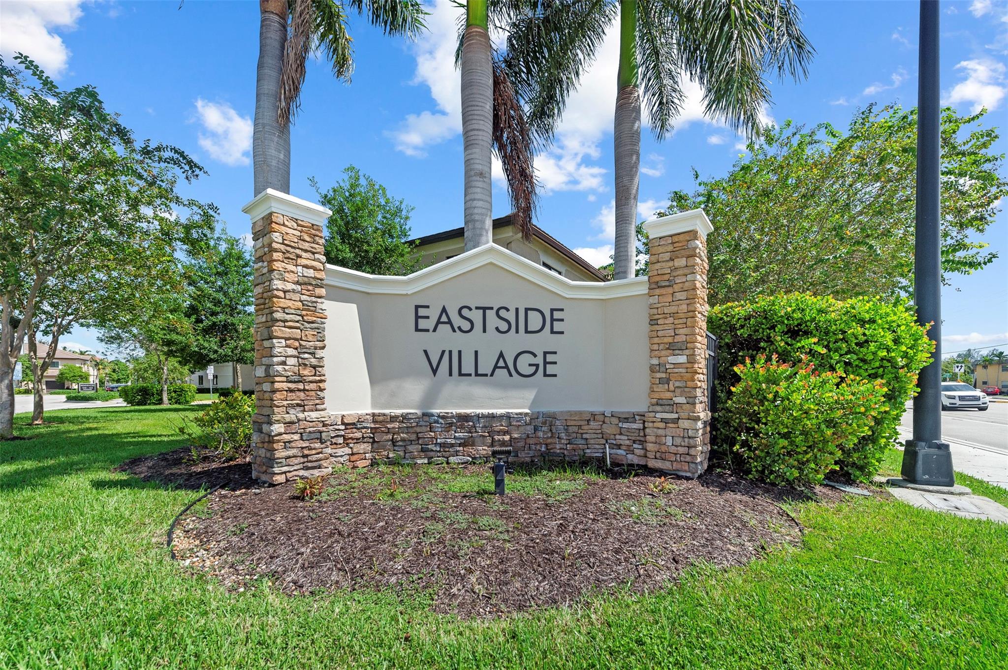 4222 E Dixie Hwy 82