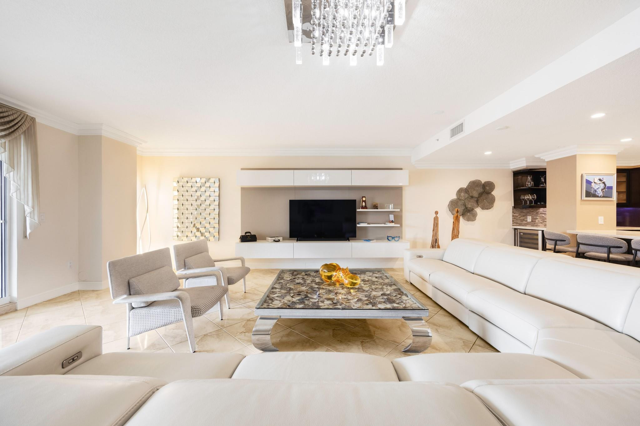 615 Bayshore Drive 105