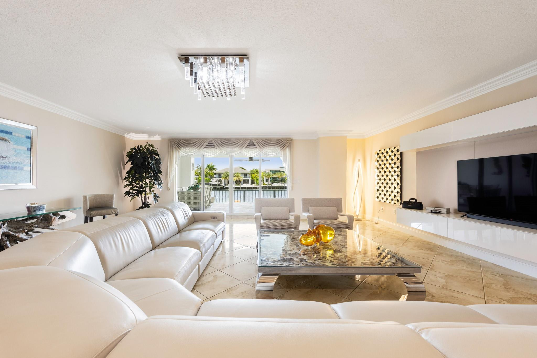 615 Bayshore Drive 105