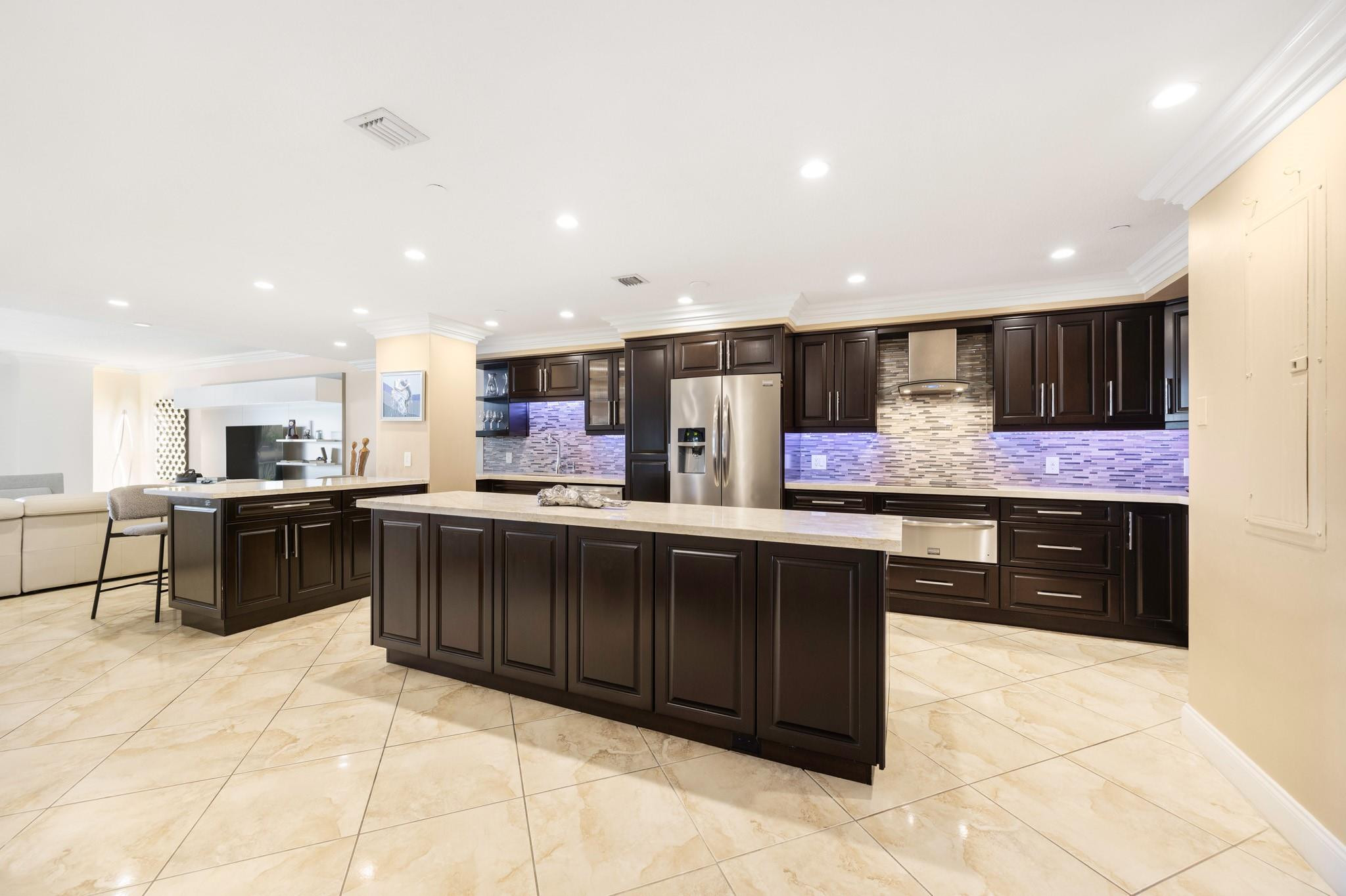 615 Bayshore Drive 105
