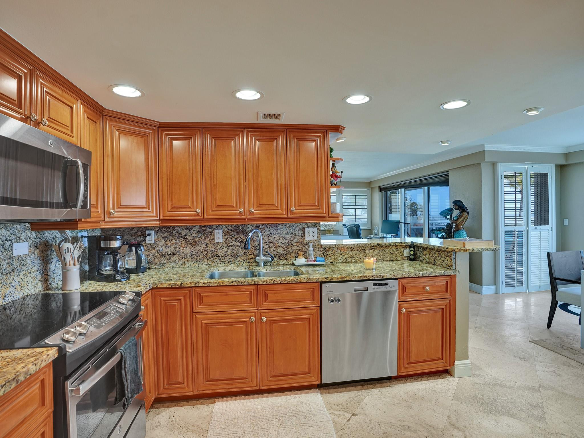 3430 Galt Ocean Drive 106