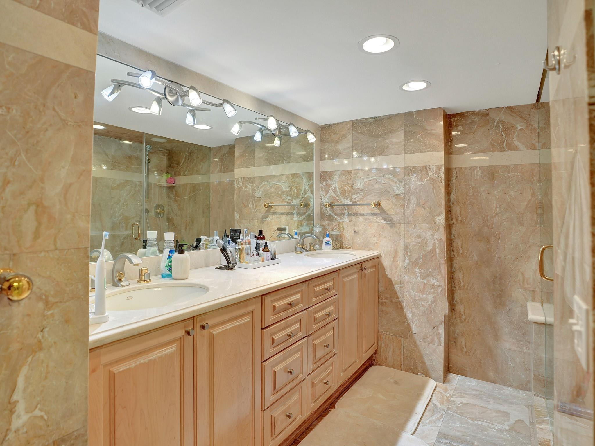 3430 Galt Ocean Drive 106