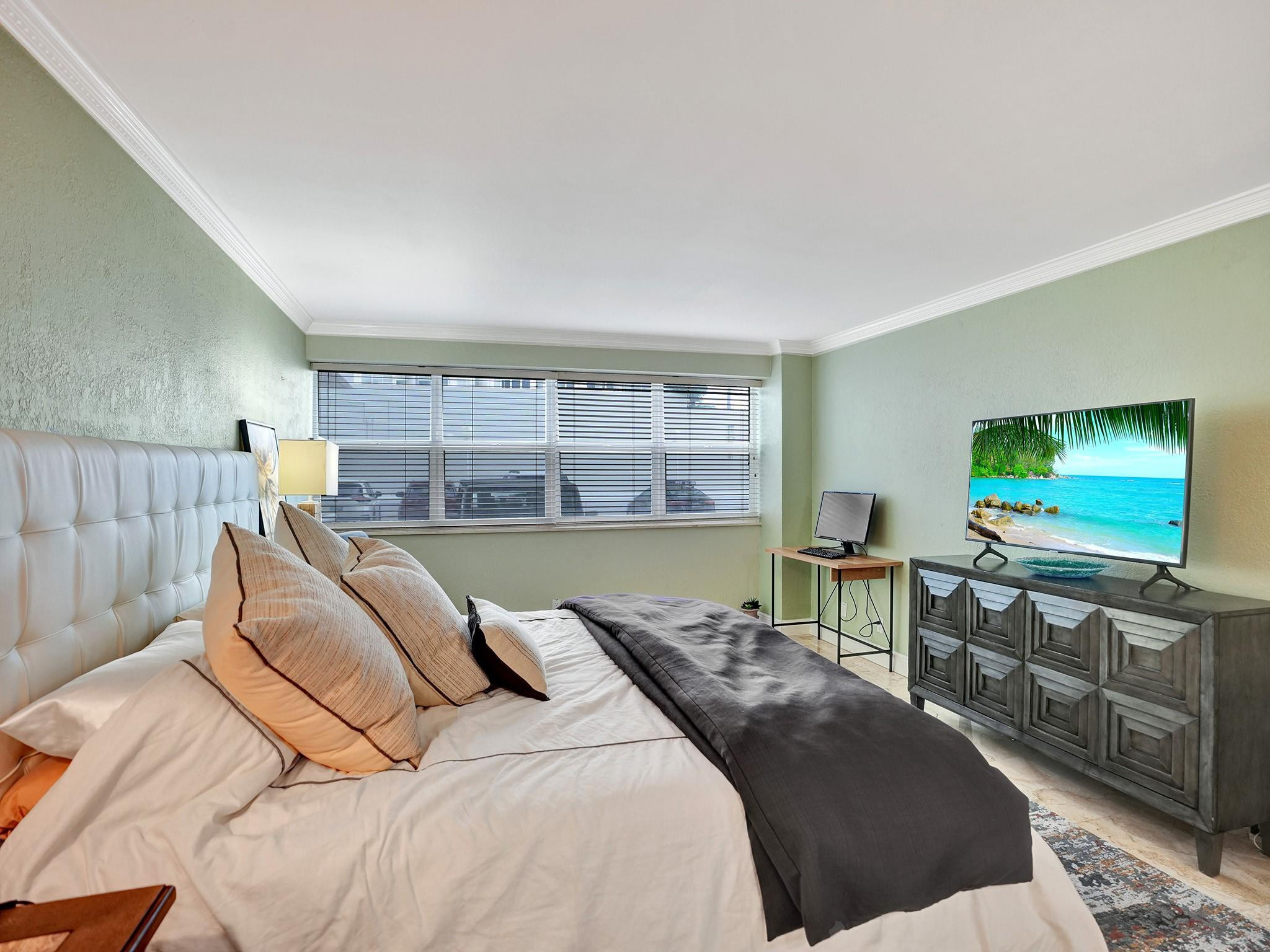 3430 Galt Ocean Drive 106