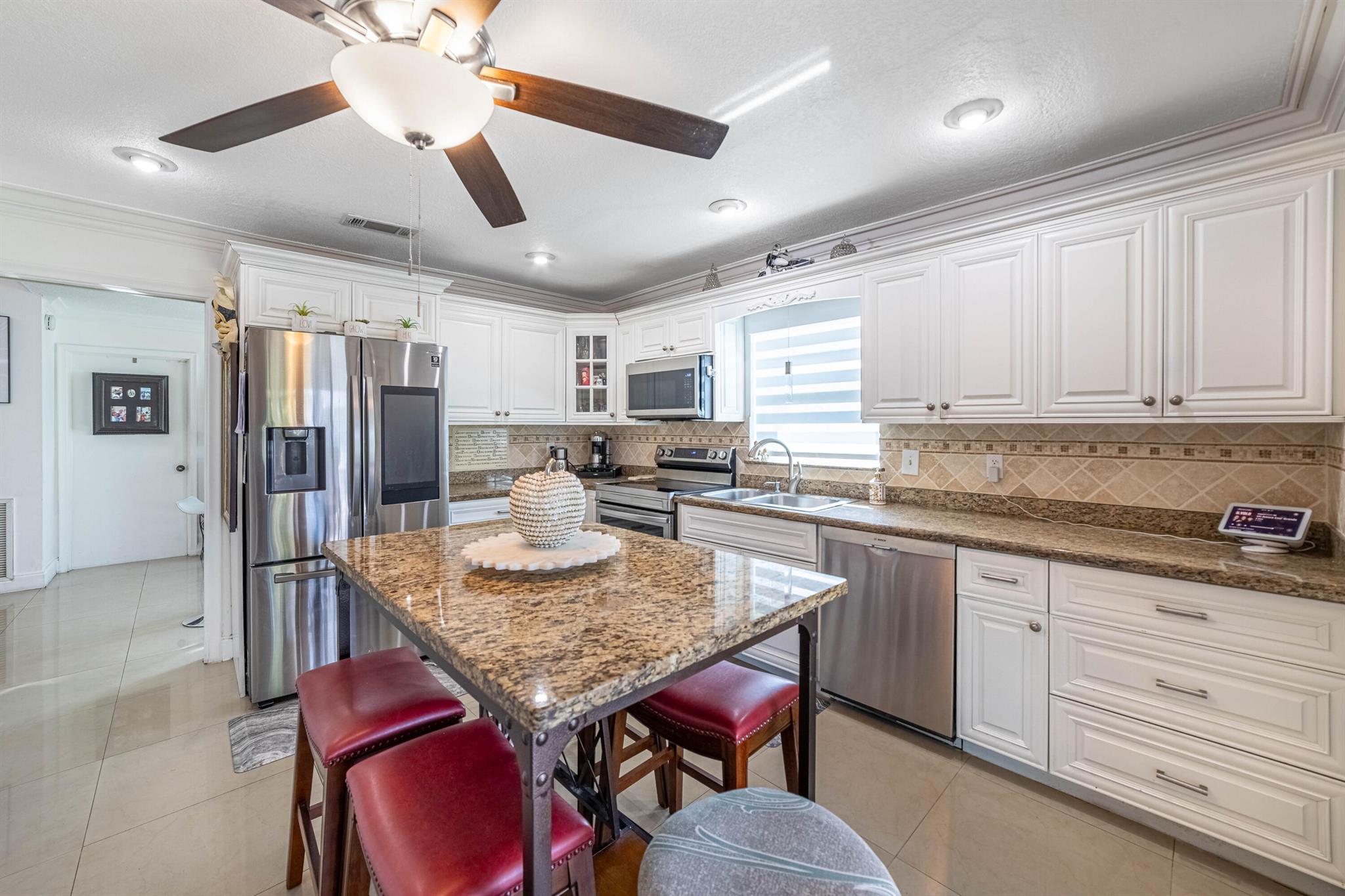 7119 NW 106th Avenue