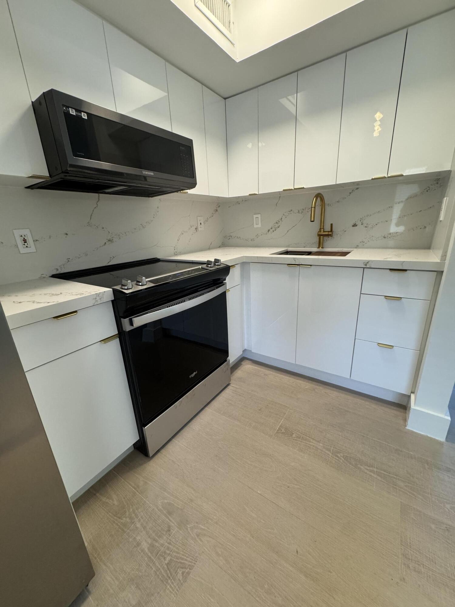 924 SE 2nd Street 22