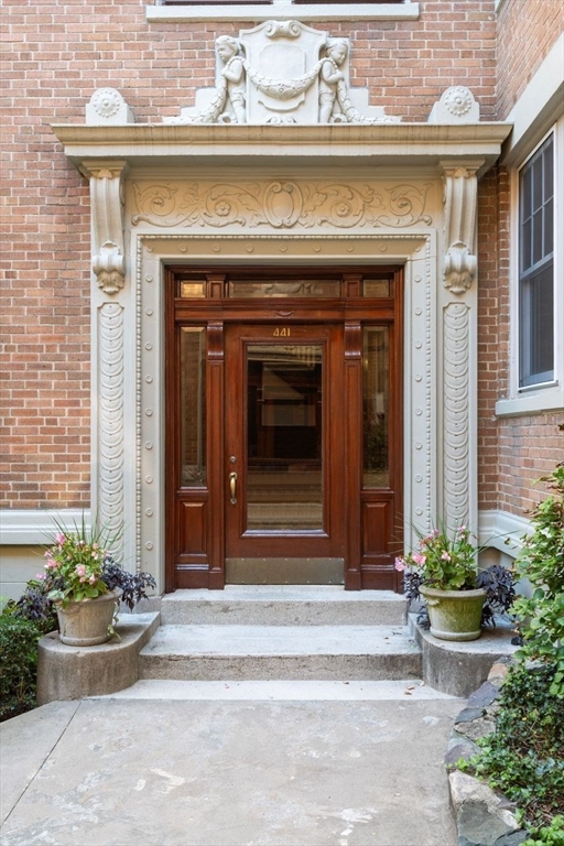 441 Washington # 2