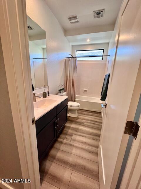 5809 E Killen Loop