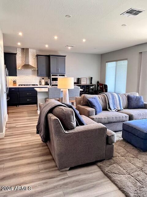 5809 E Killen Loop