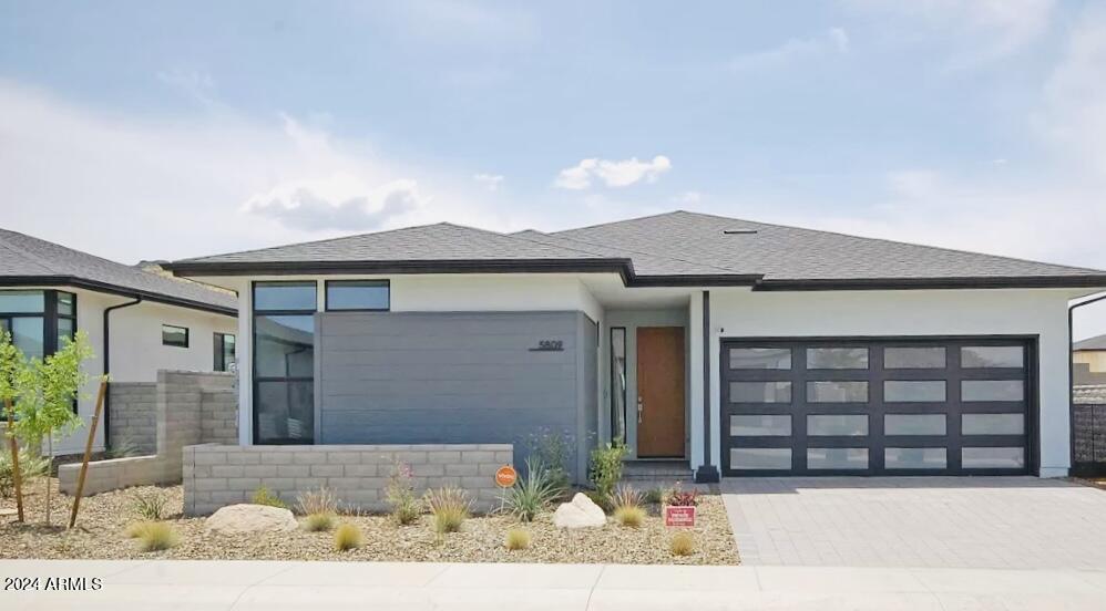 5809 E Killen Loop