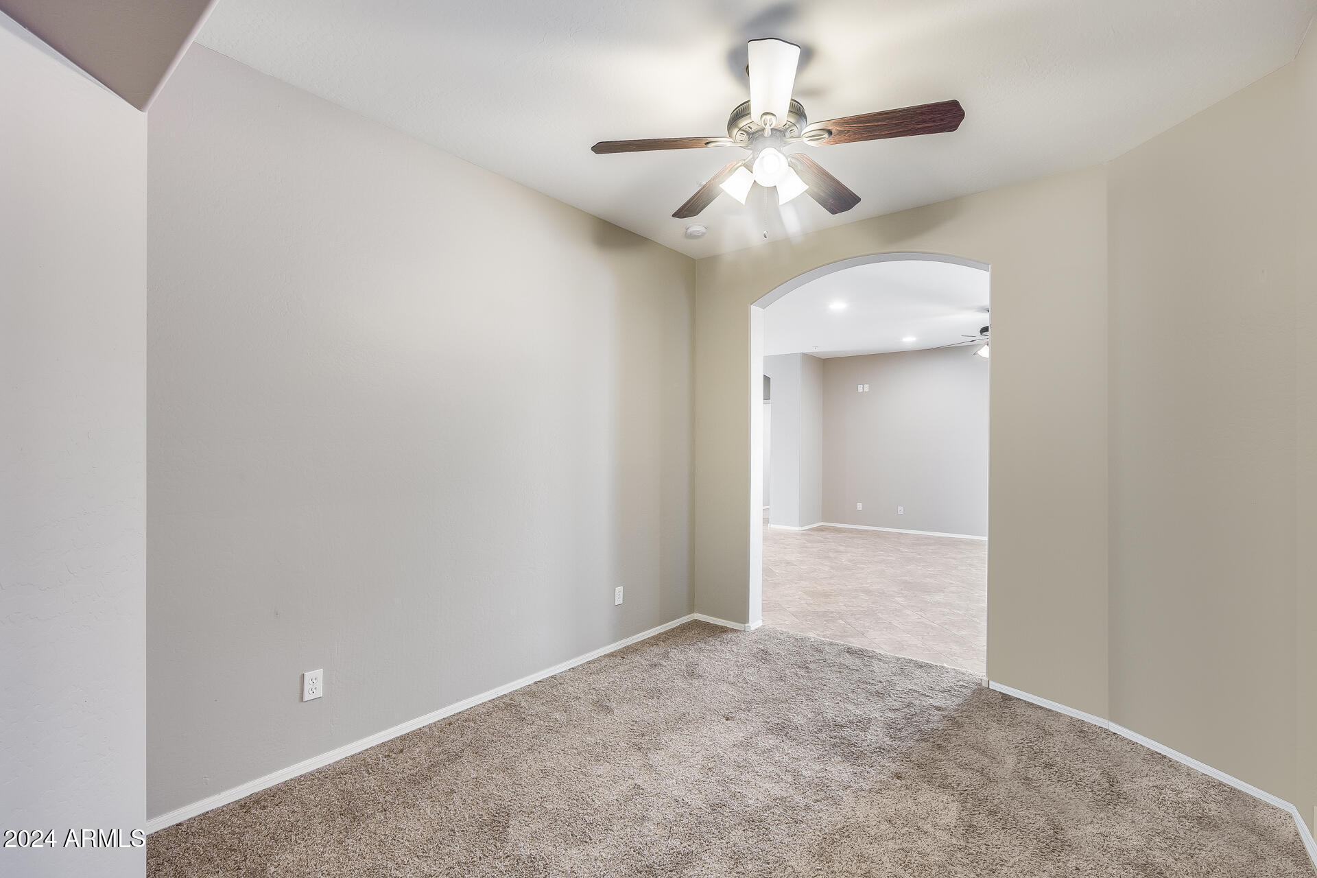 7038 W ANDREW Lane