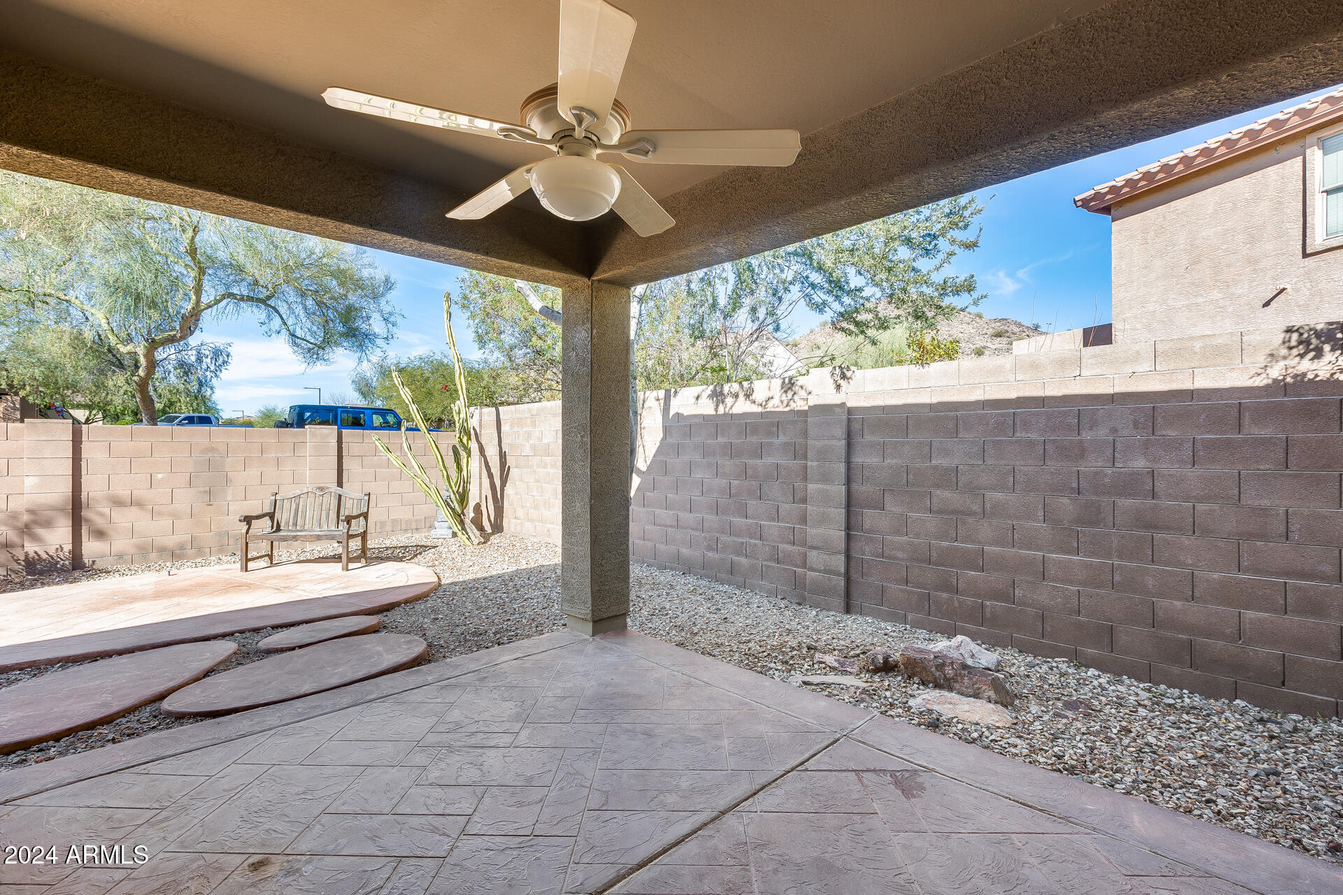 7038 W ANDREW Lane