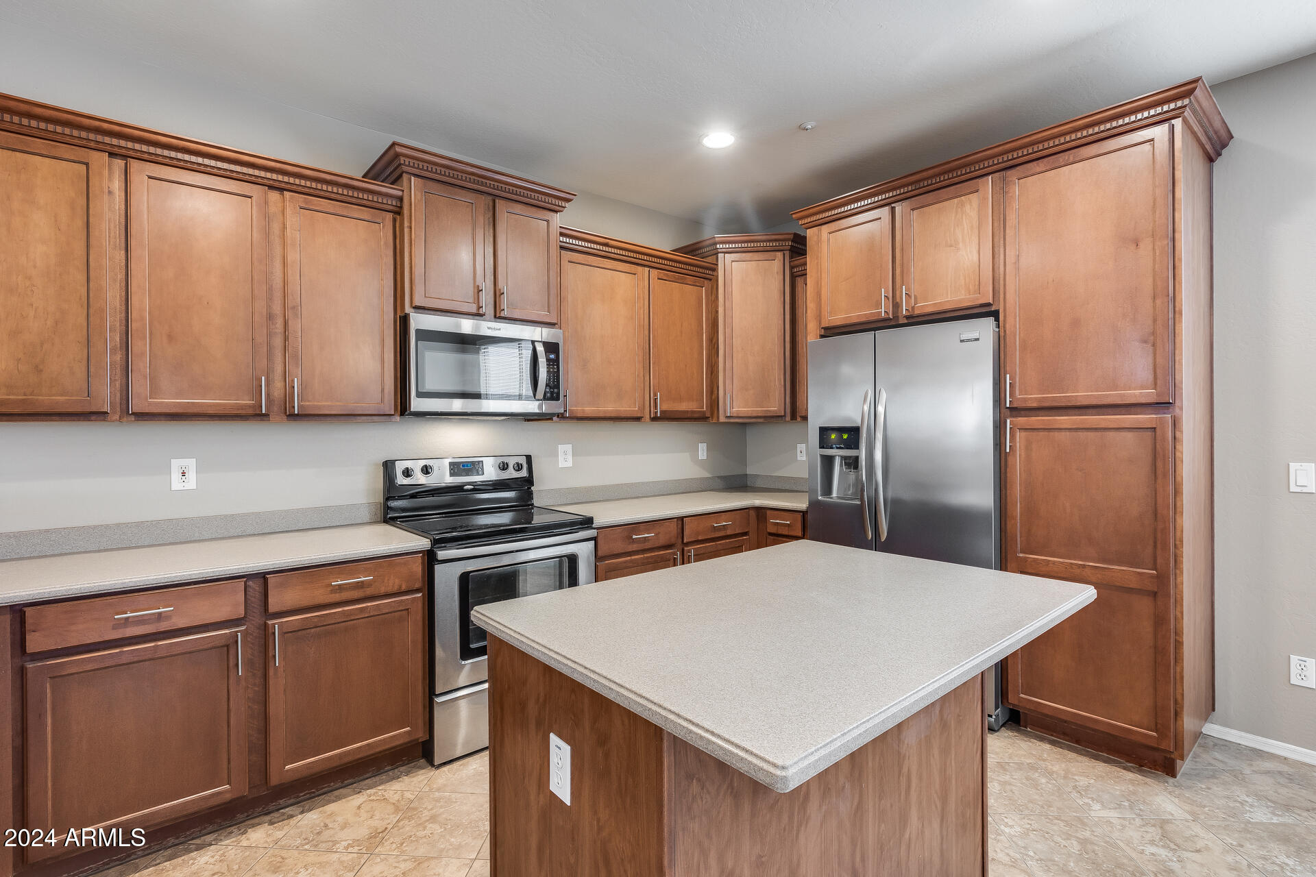 7038 W ANDREW Lane
