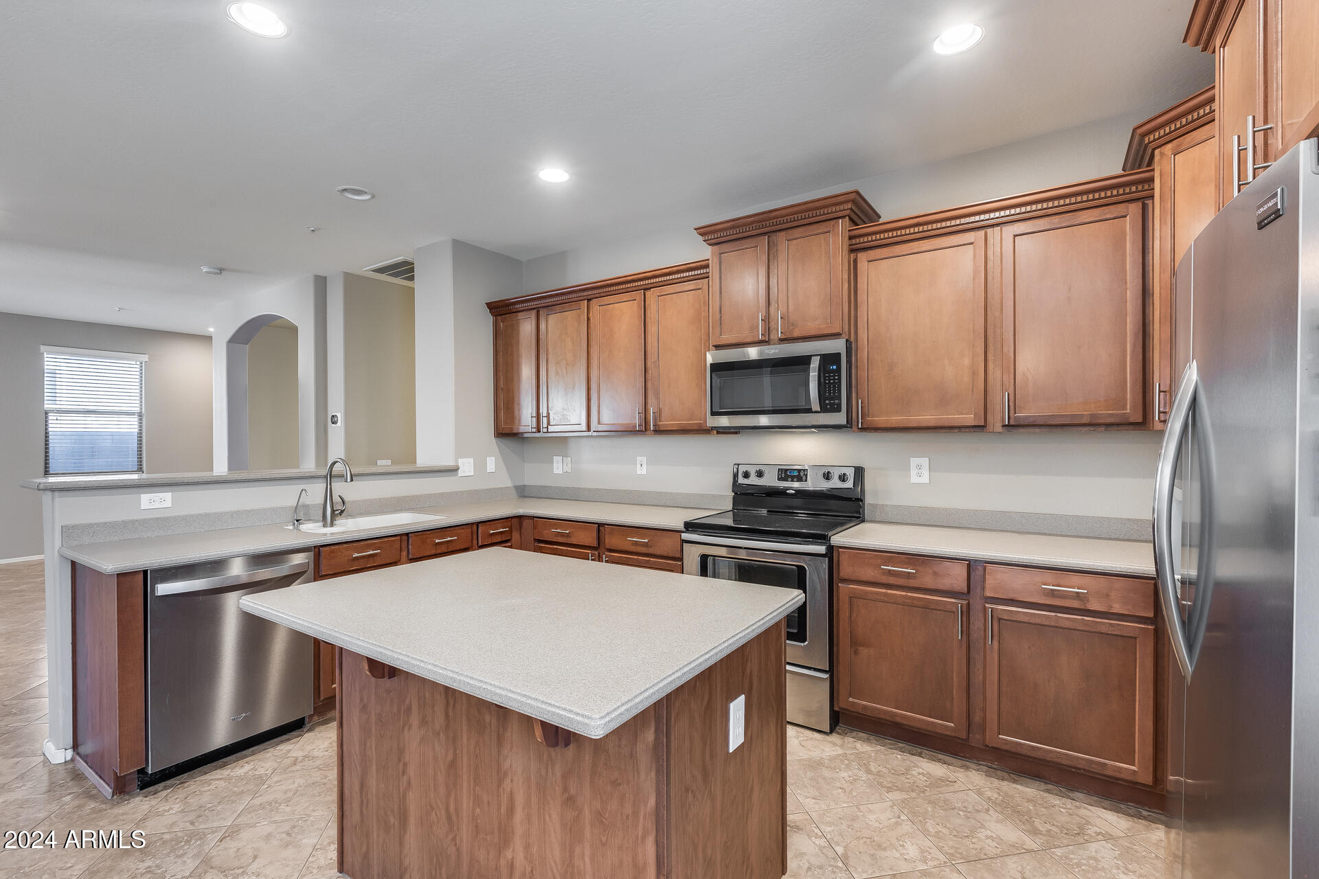 7038 W ANDREW Lane