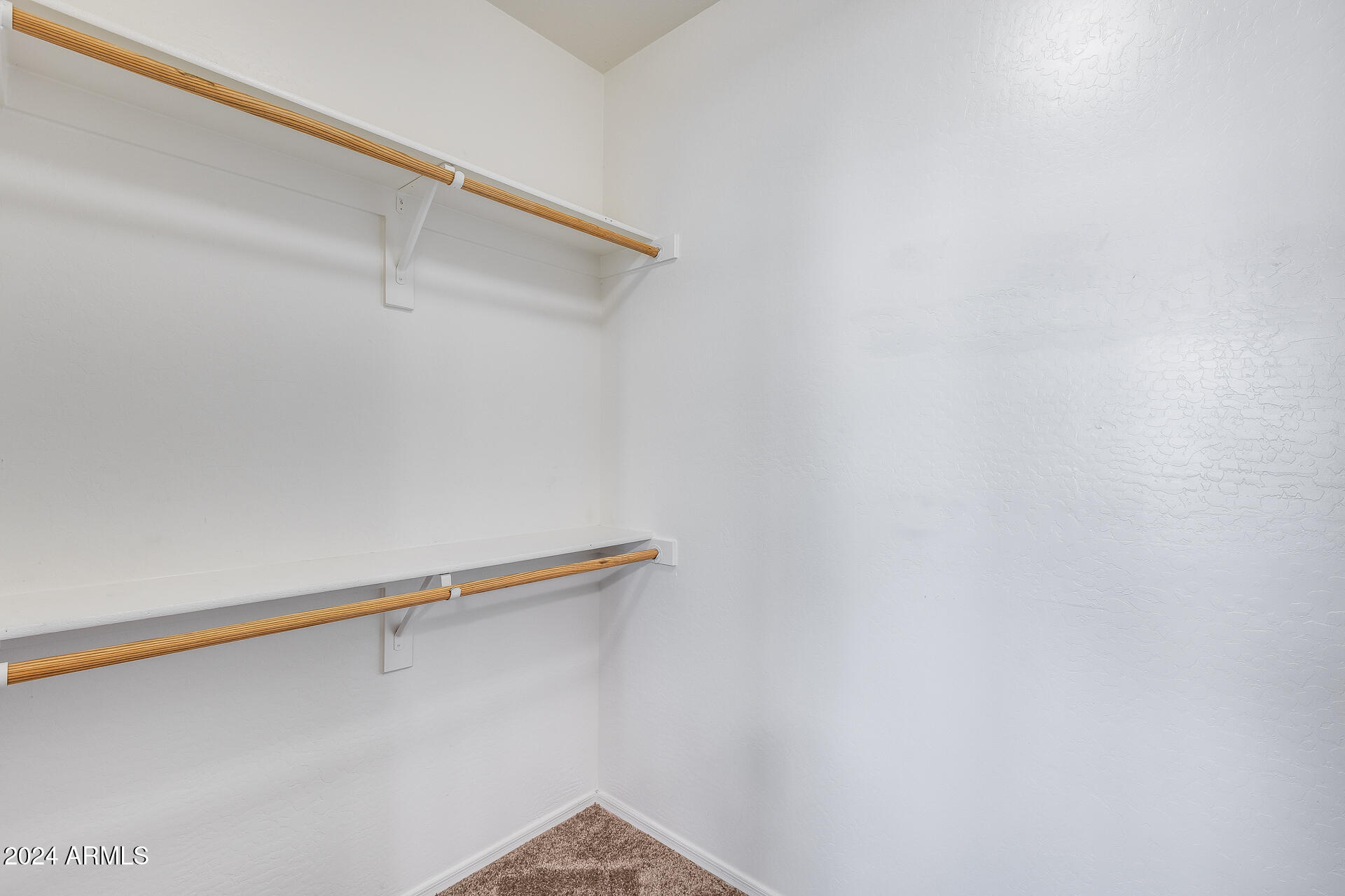 7038 W ANDREW Lane