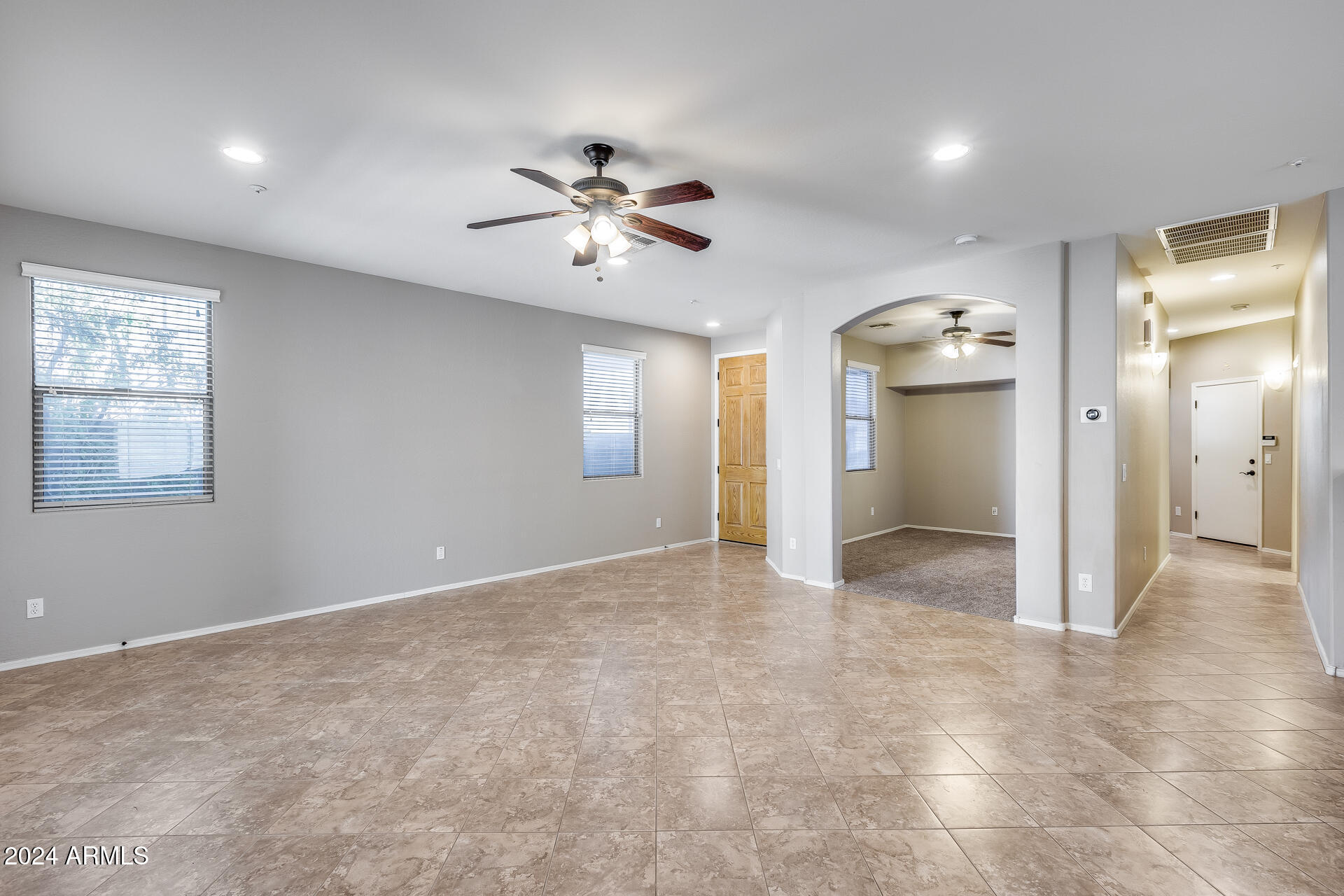 7038 W ANDREW Lane