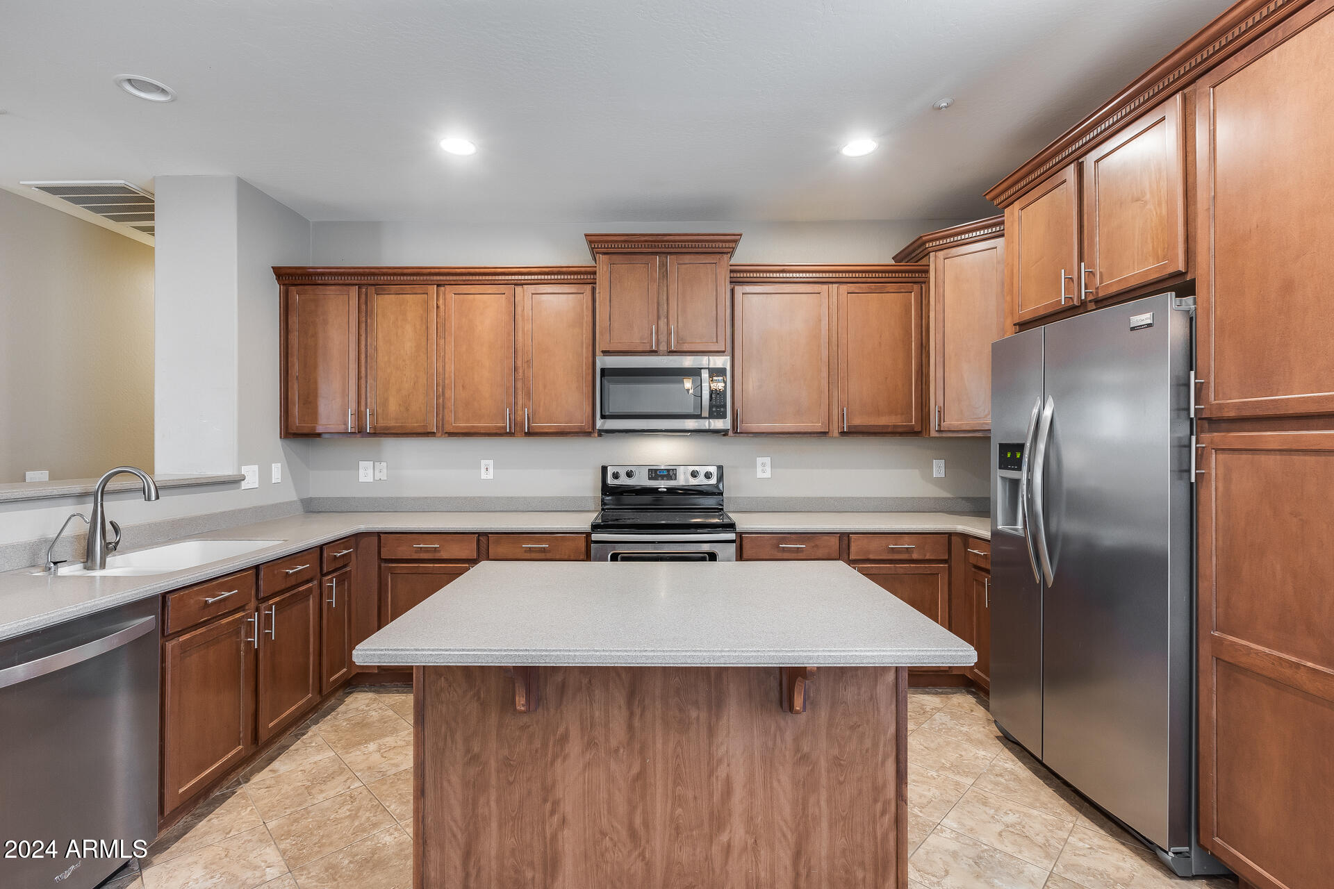 7038 W ANDREW Lane