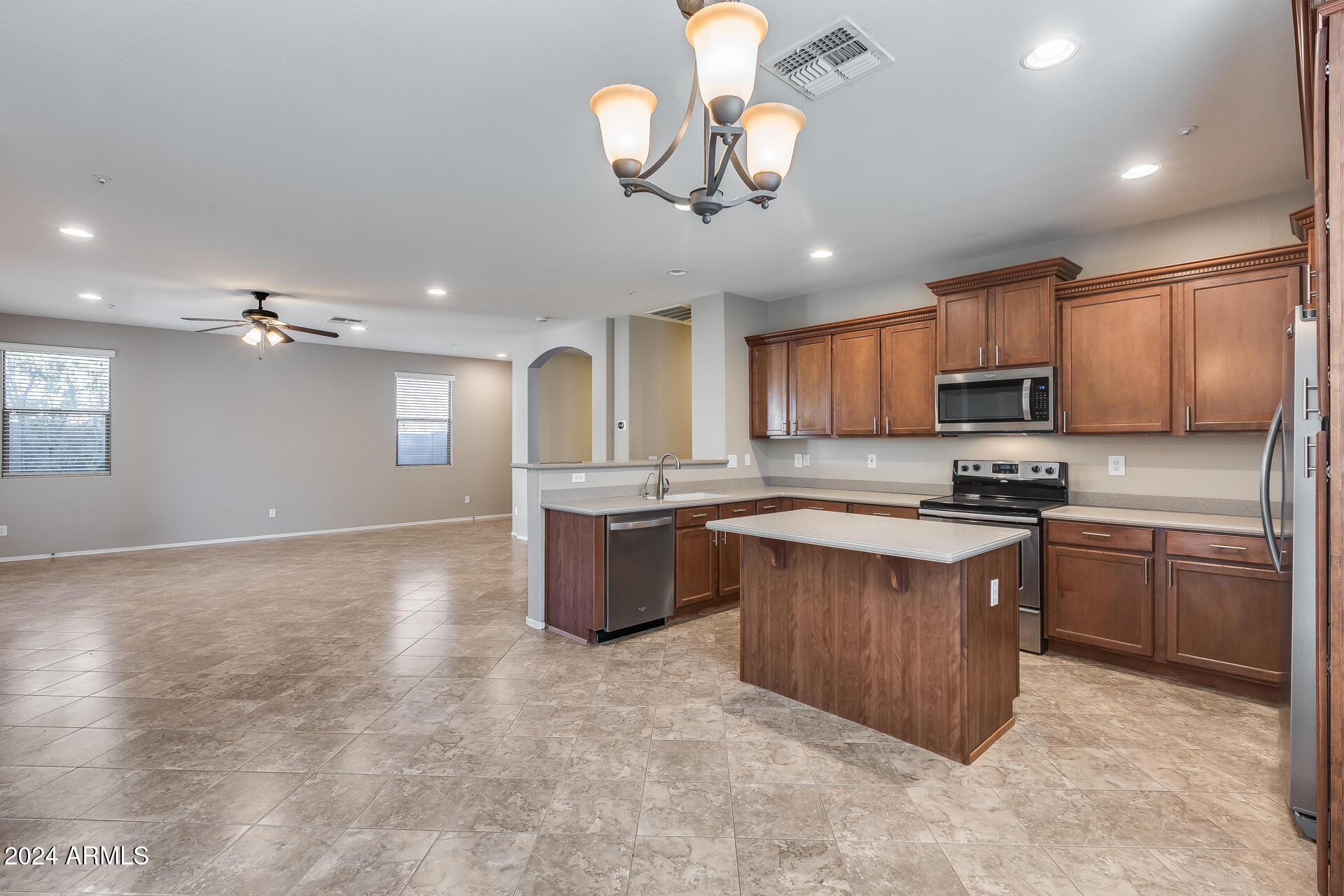 7038 W ANDREW Lane